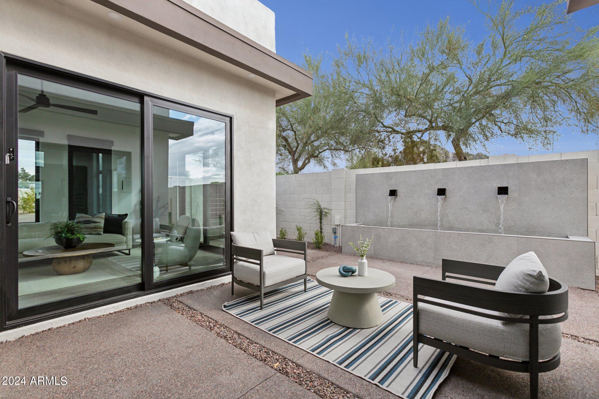 1819 E MYRTLE Avenue