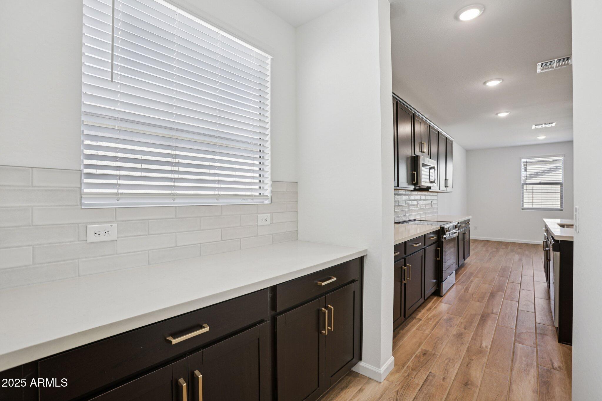 15722 W BROWN Street