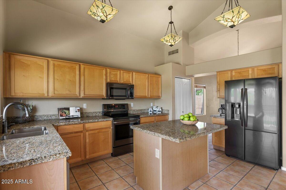 4439 E COYOTE WASH Drive