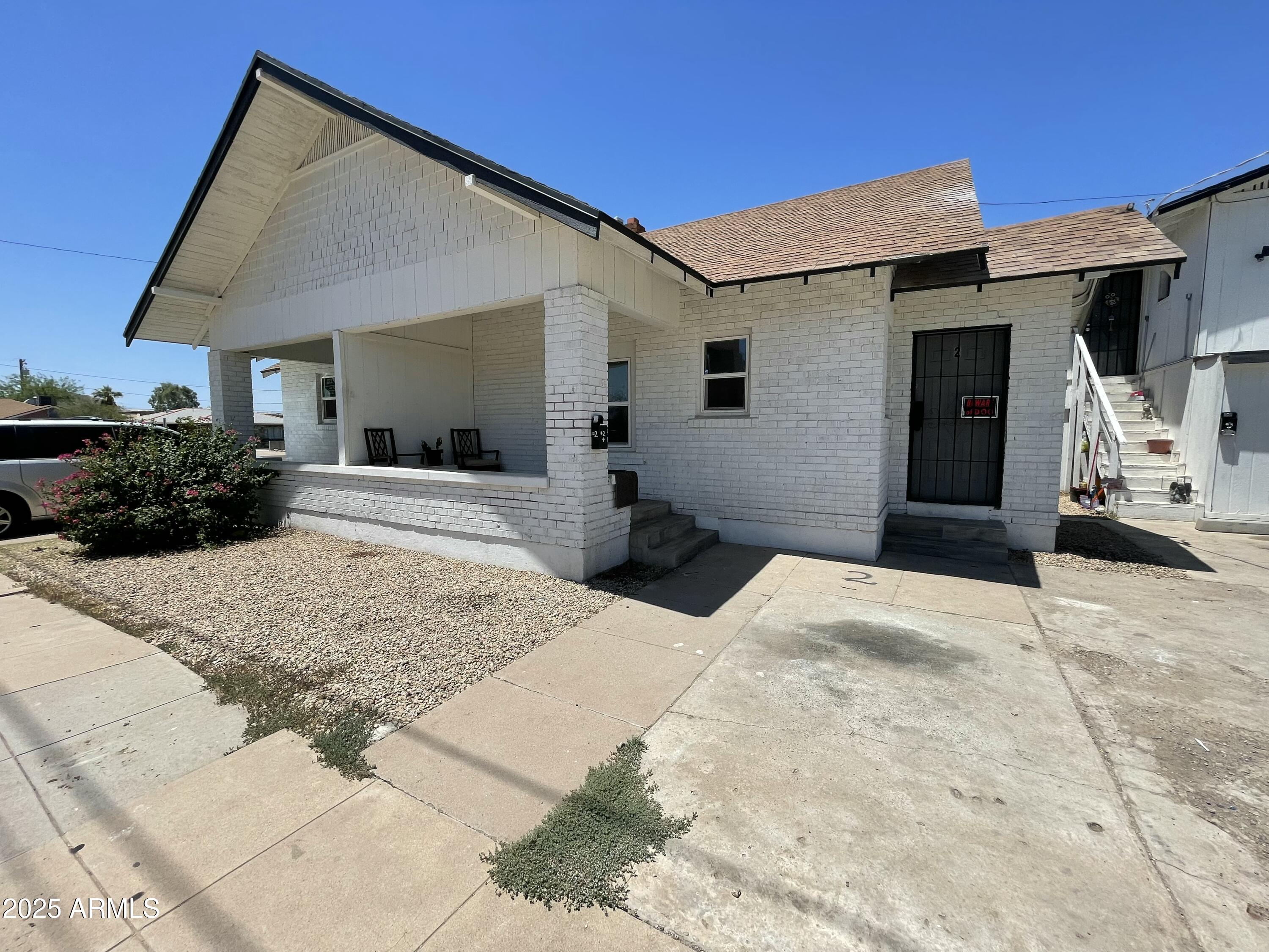 2002 W JEFFERSON Street
