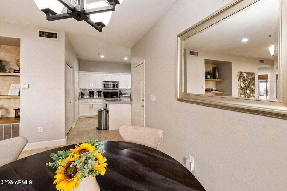 11260 N 92ND Street, 1049