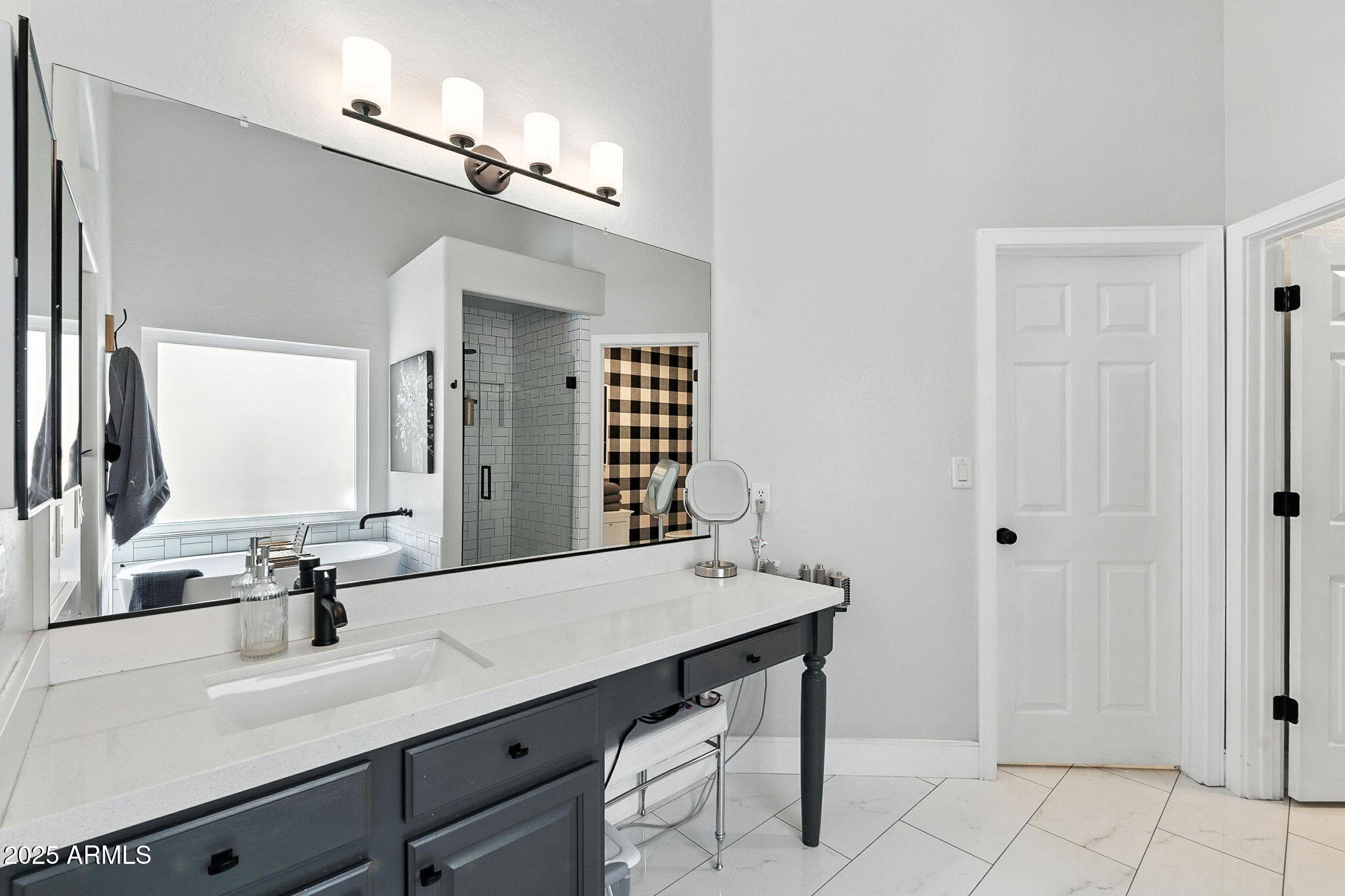 10412 E DOLPHIN Avenue