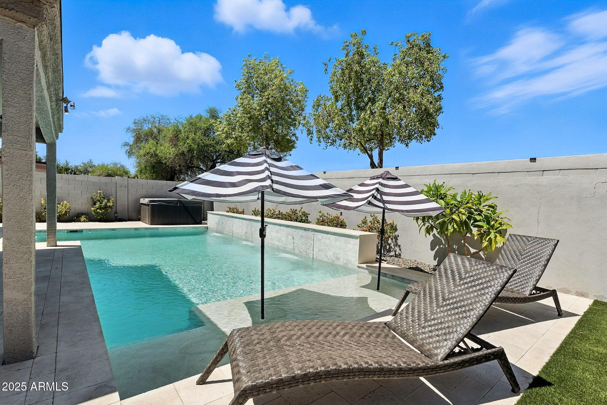 10412 E DOLPHIN Avenue