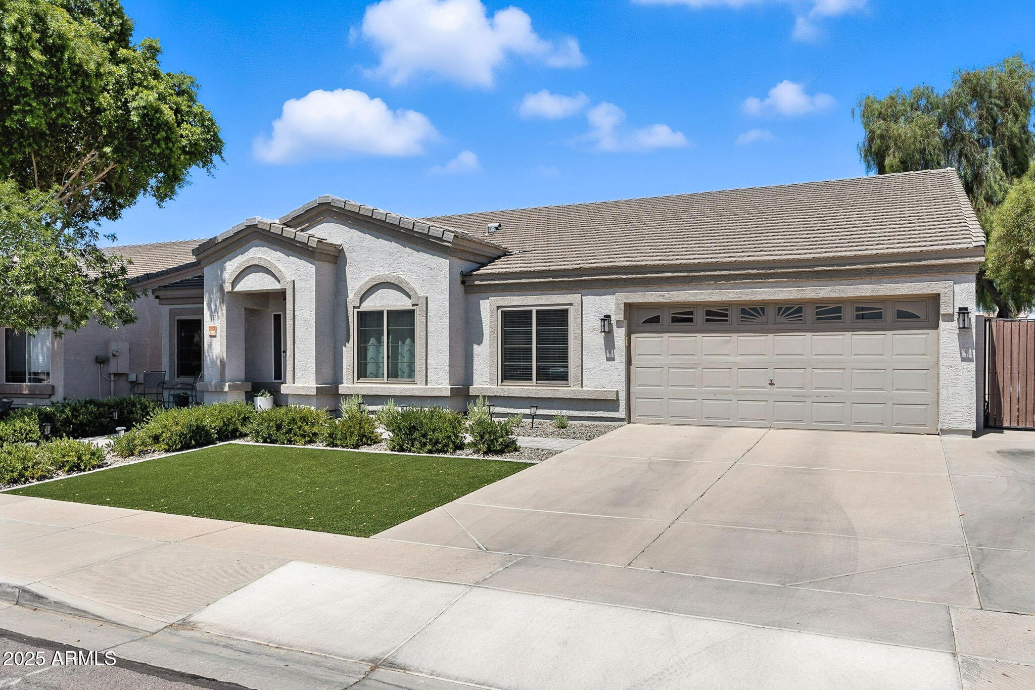 10412 E DOLPHIN Avenue