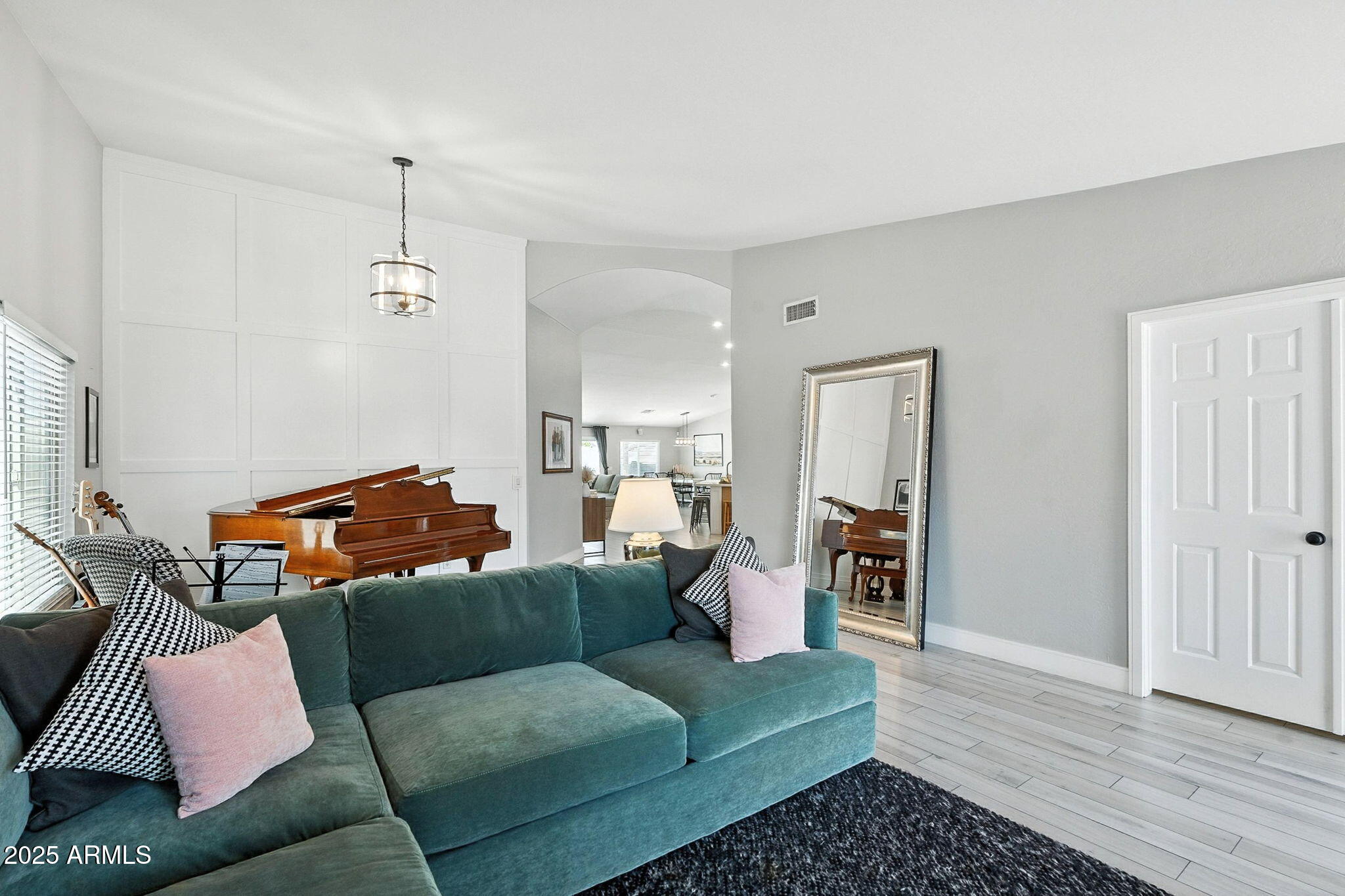 10412 E DOLPHIN Avenue