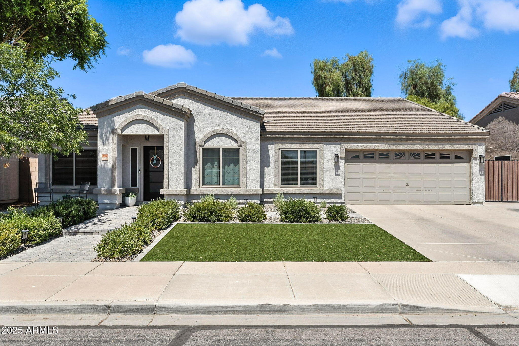 10412 E DOLPHIN Avenue