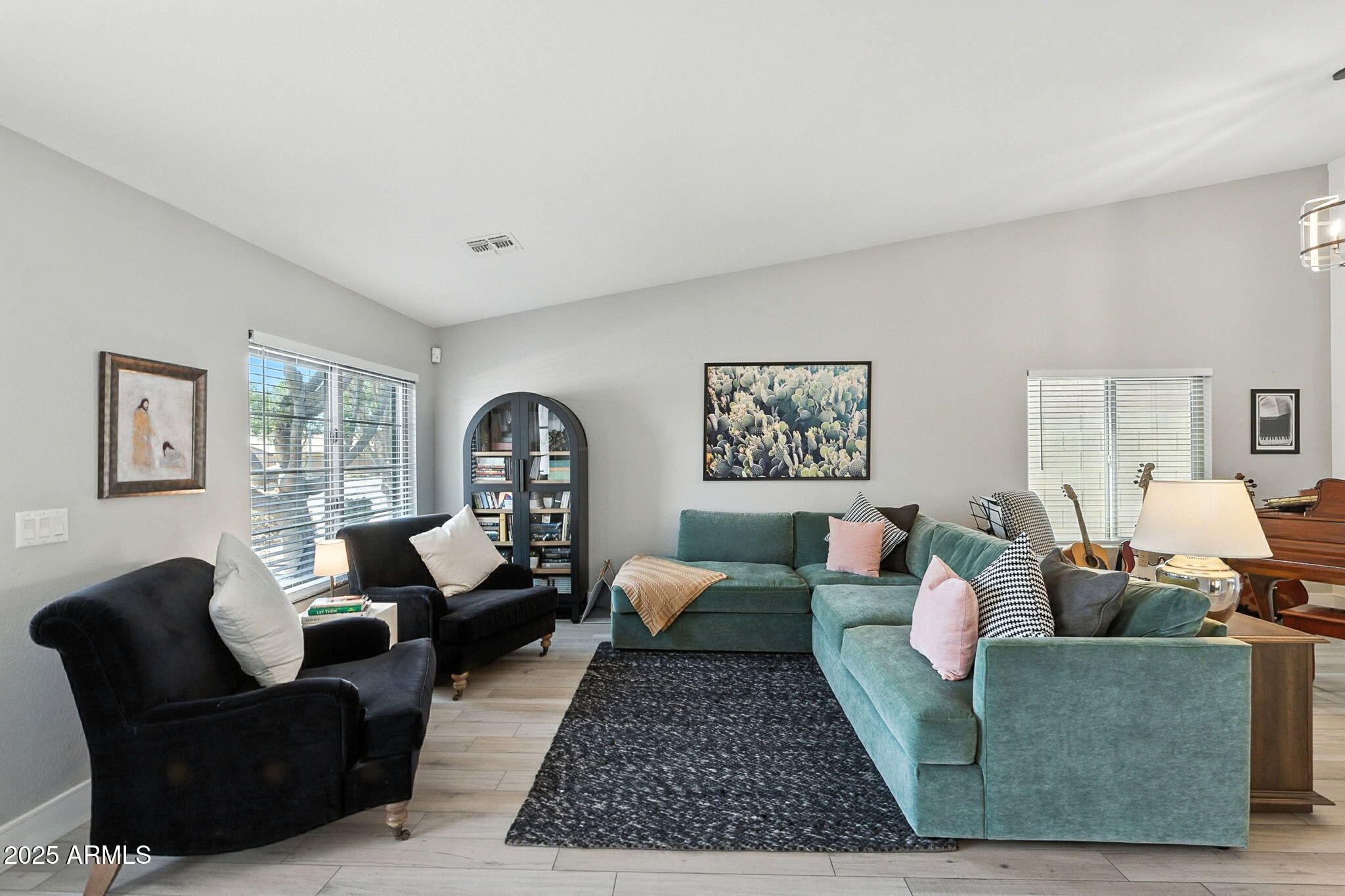 10412 E DOLPHIN Avenue