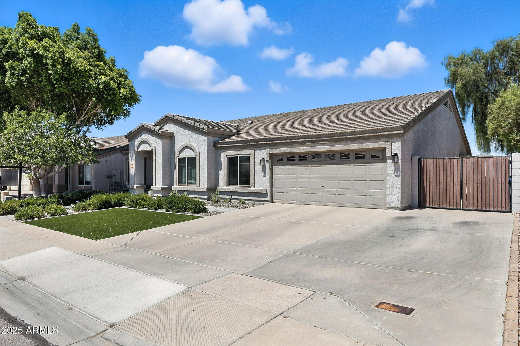 10412 E DOLPHIN Avenue