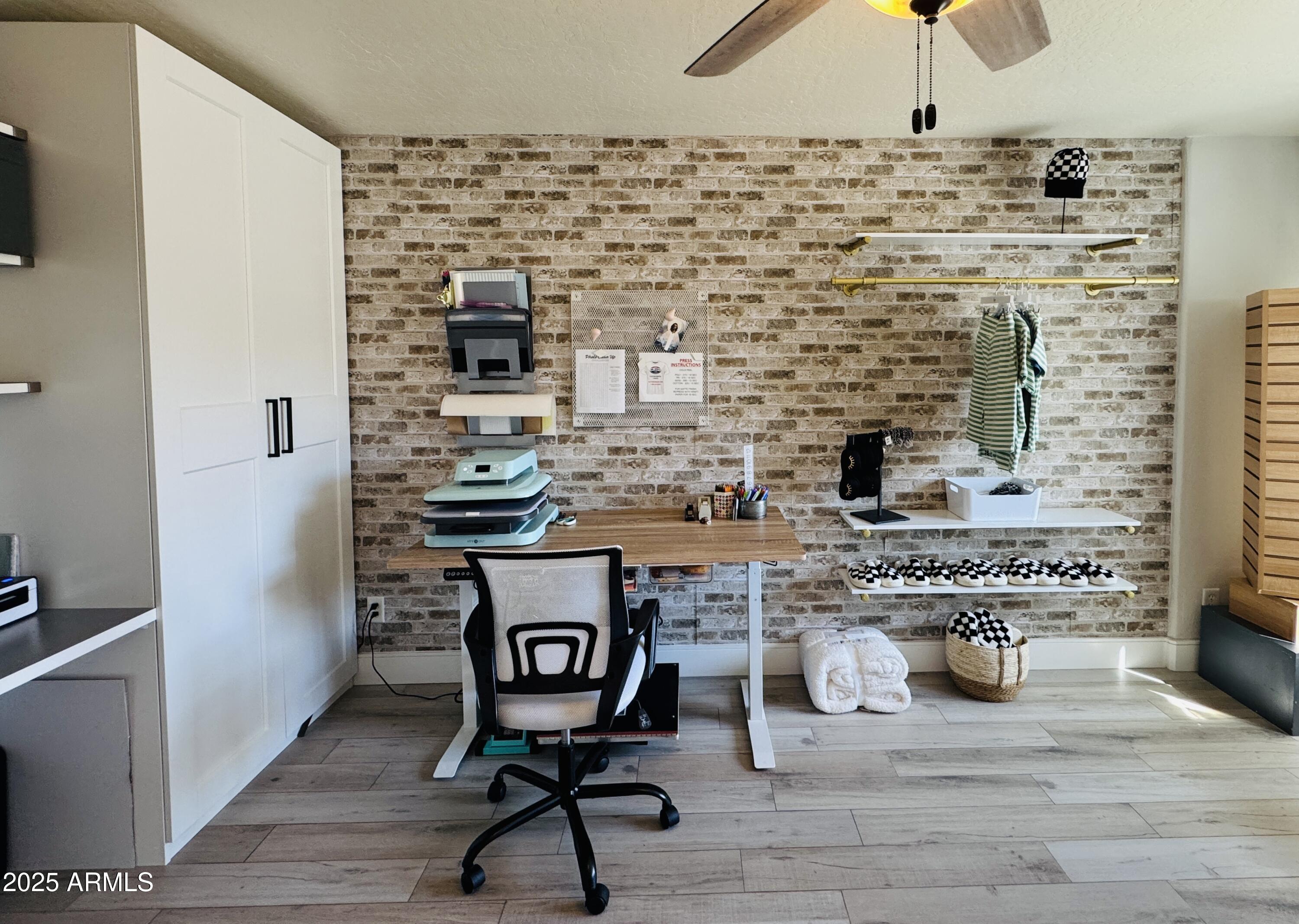 10412 E DOLPHIN Avenue