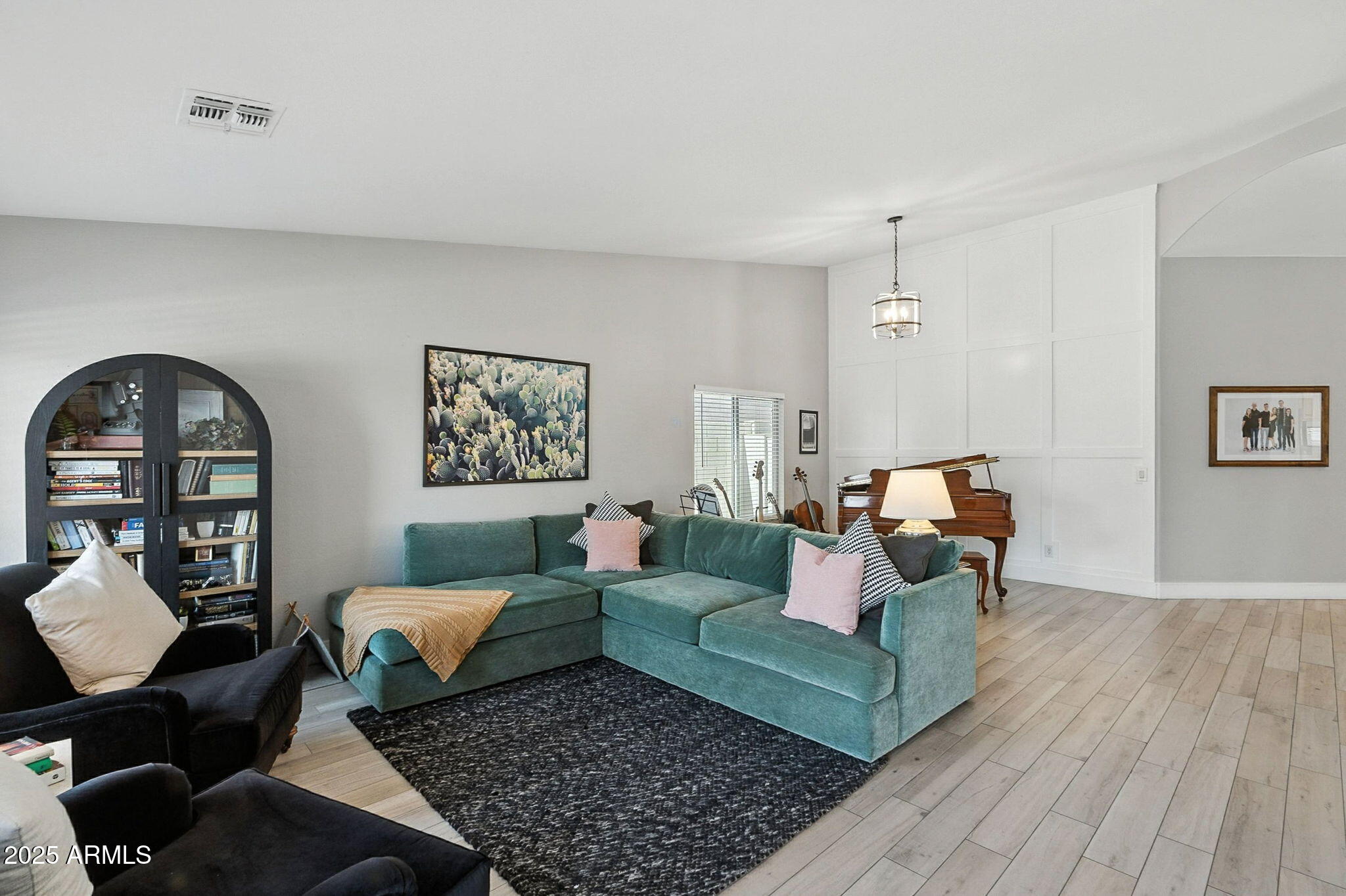 10412 E DOLPHIN Avenue