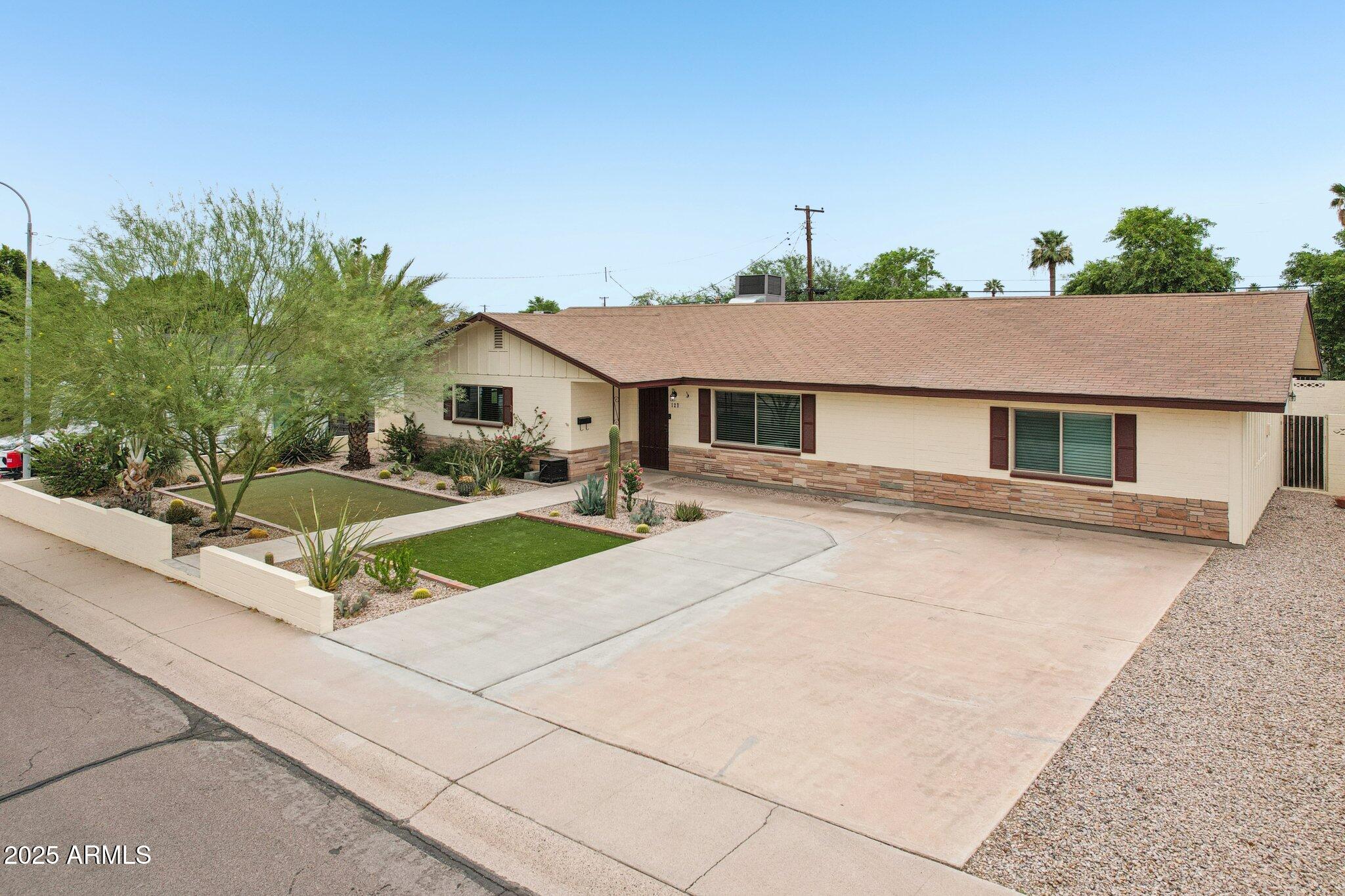 127 E GARFIELD Street