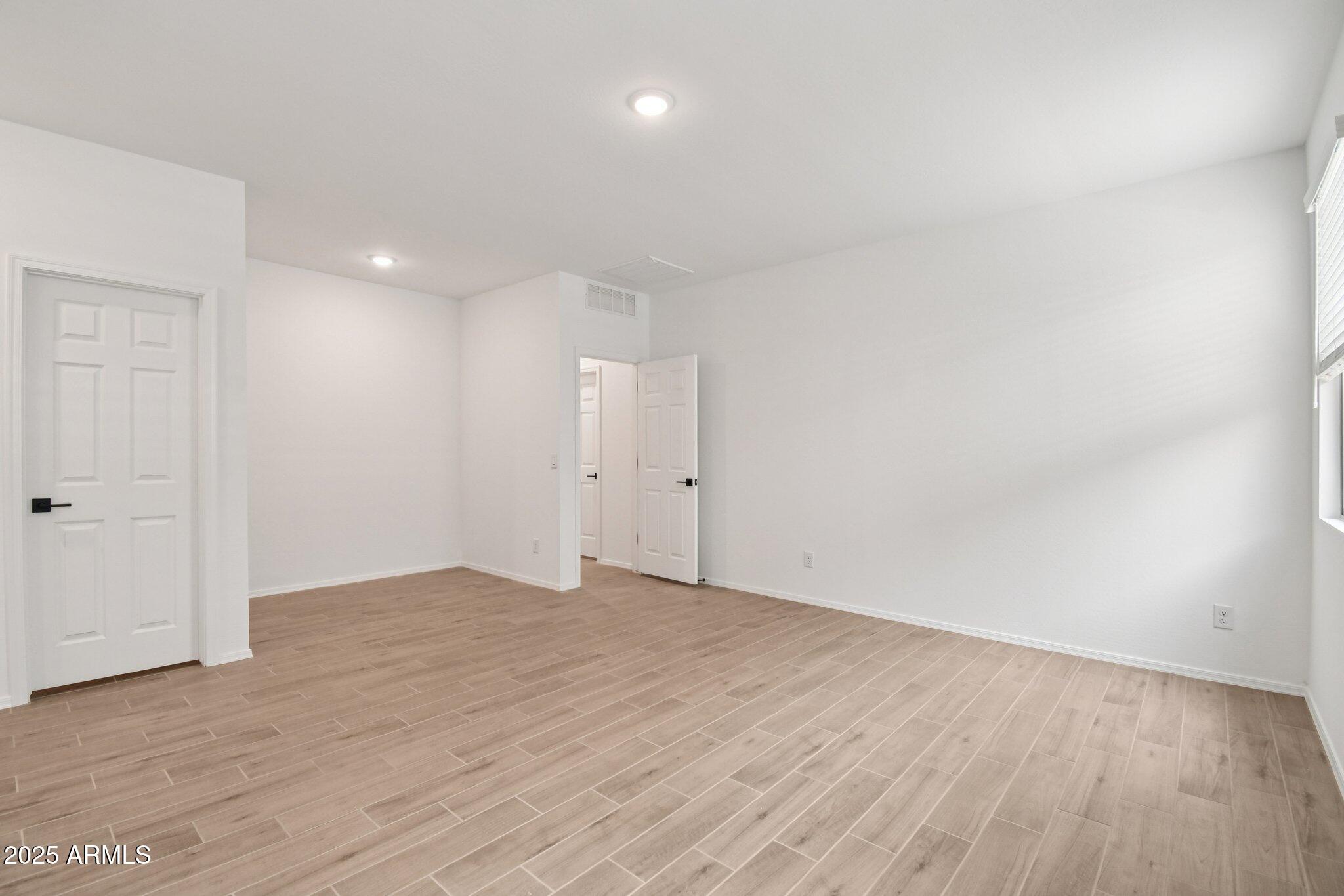 24112 W BOWKER Street