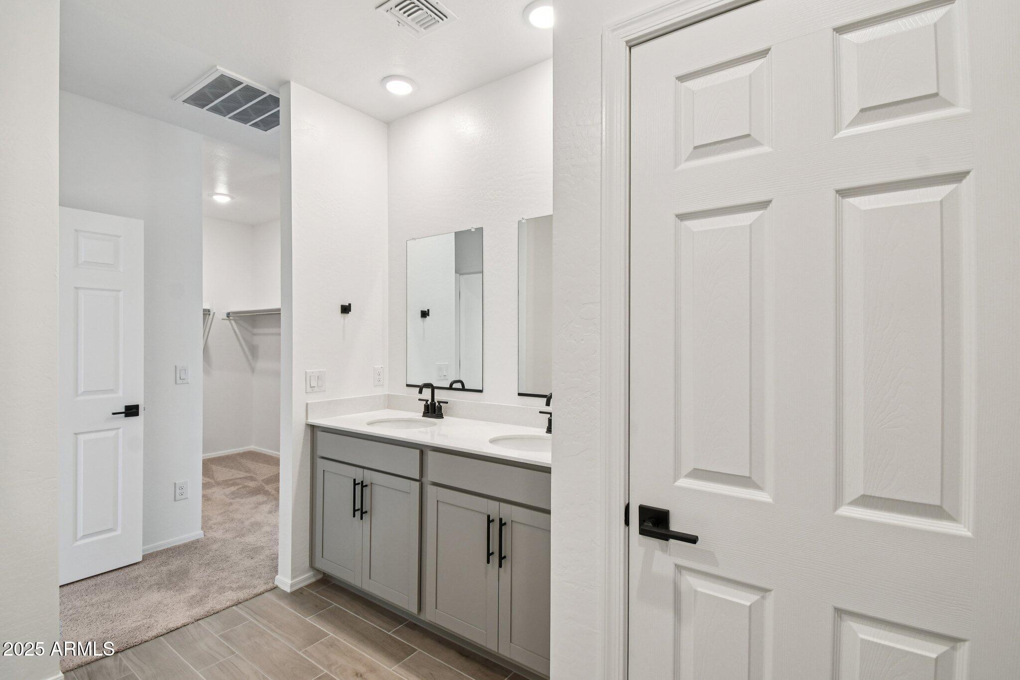 24112 W BOWKER Street