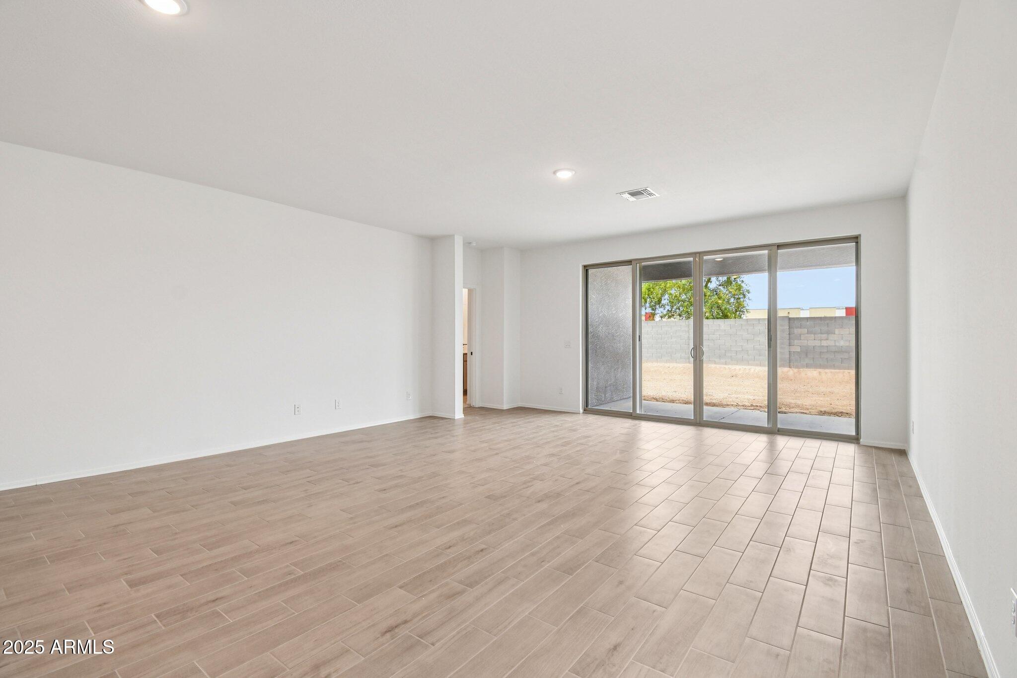 24112 W BOWKER Street