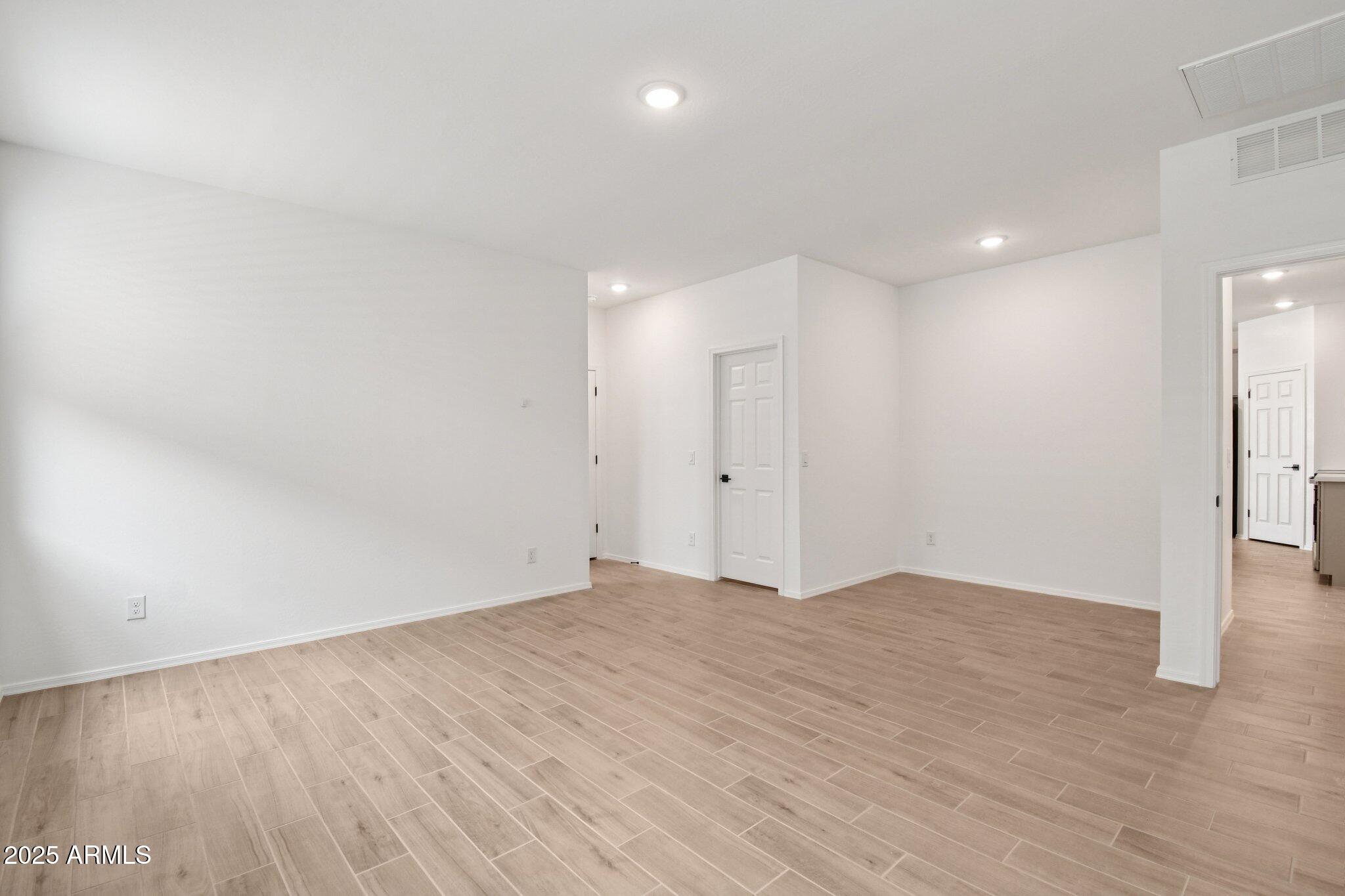 24112 W BOWKER Street