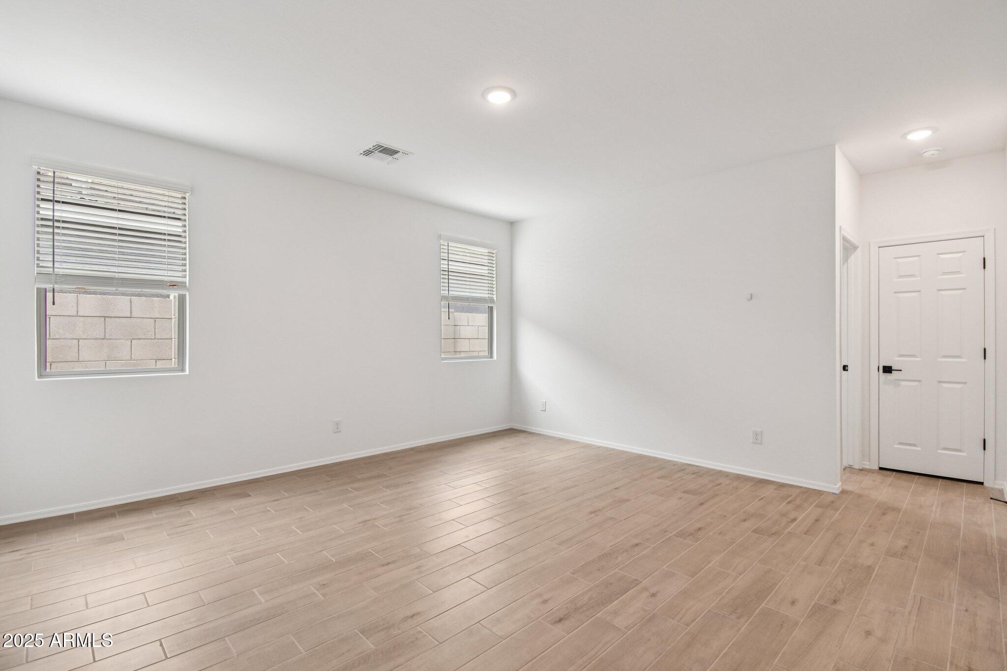 24112 W BOWKER Street