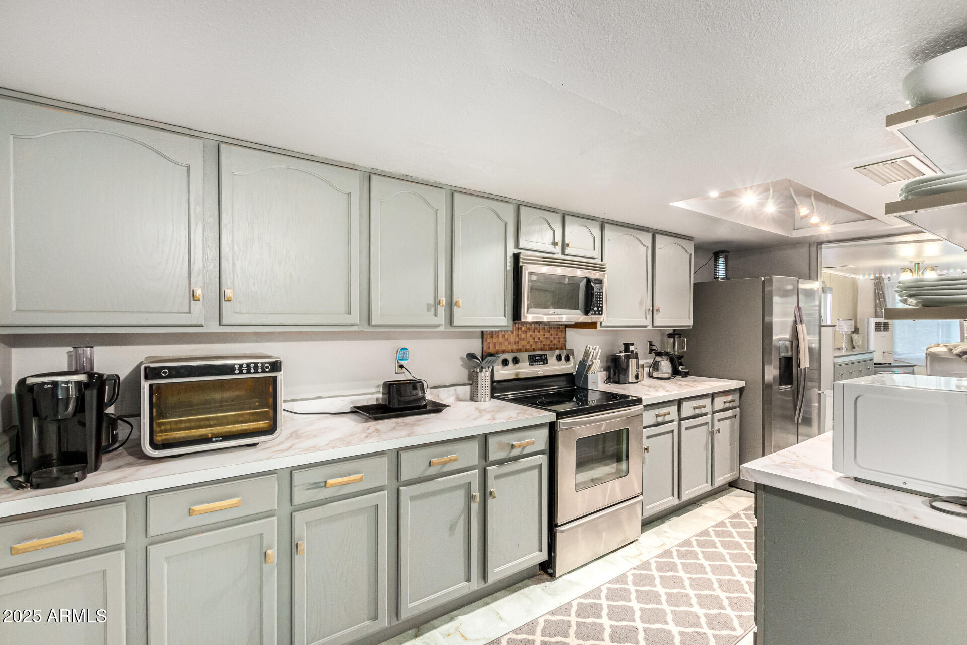 1910 W BELMONT Avenue, 34