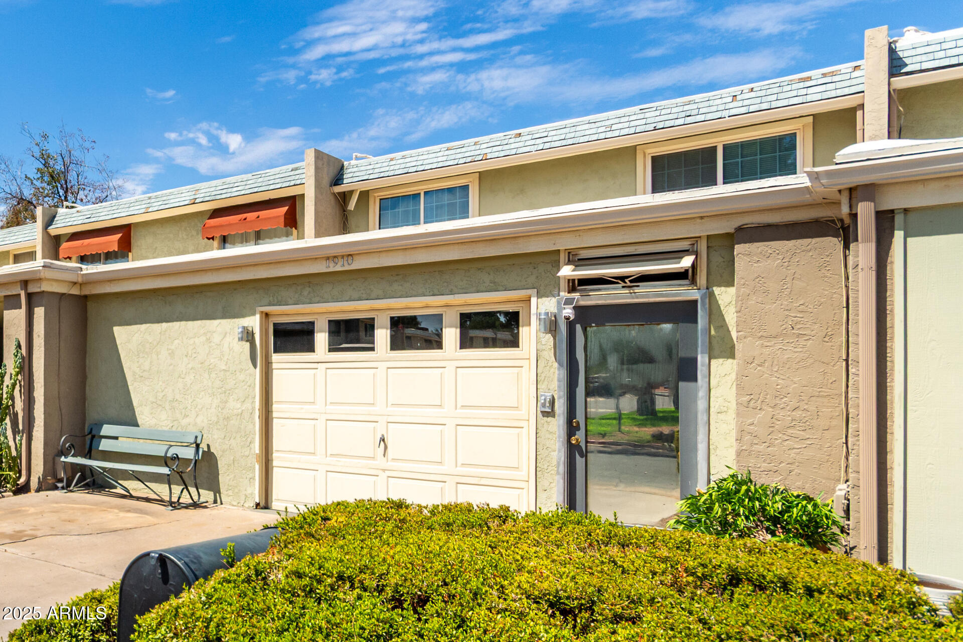 1910 W BELMONT Avenue, 34