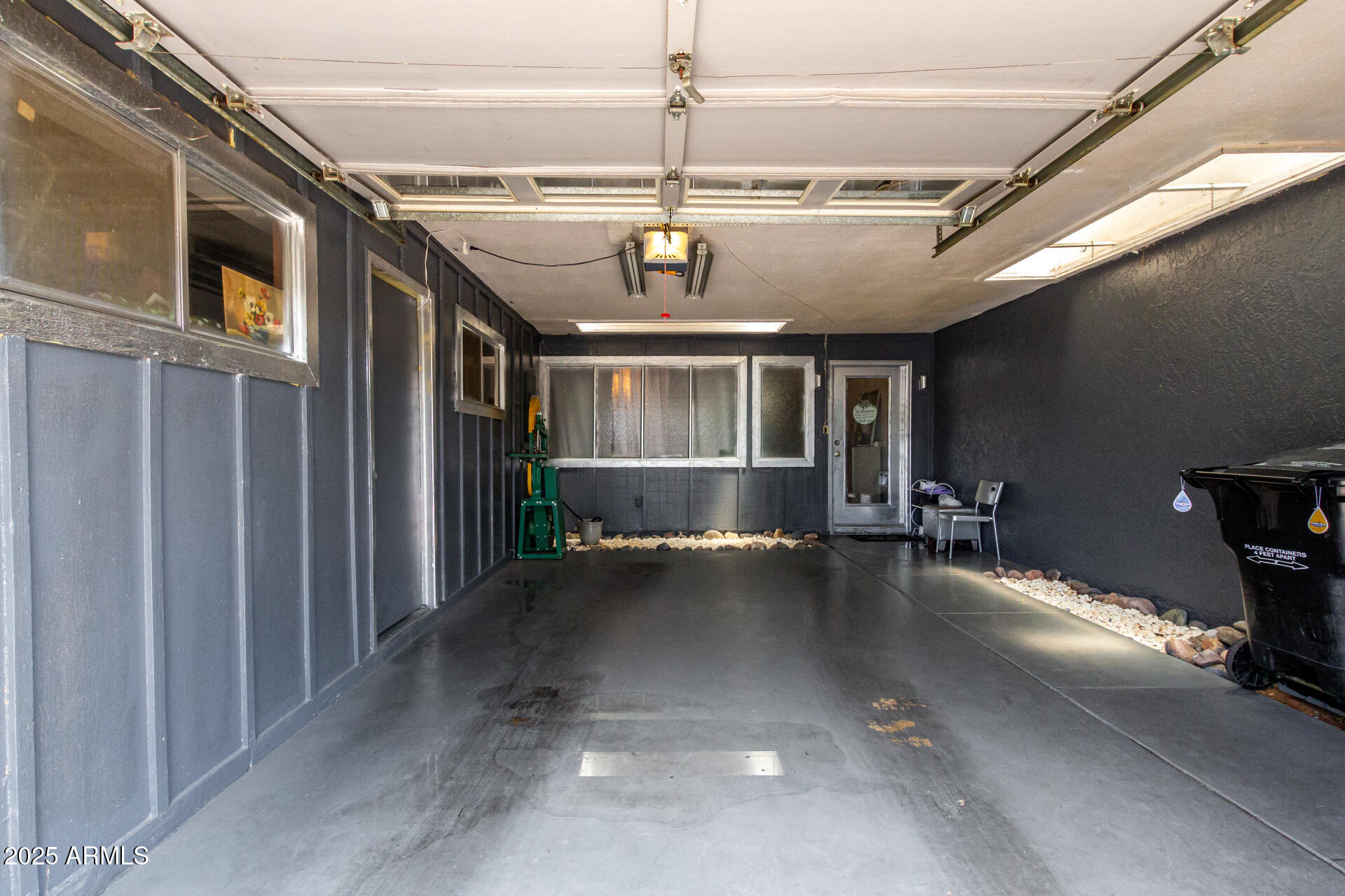 1910 W BELMONT Avenue, 34