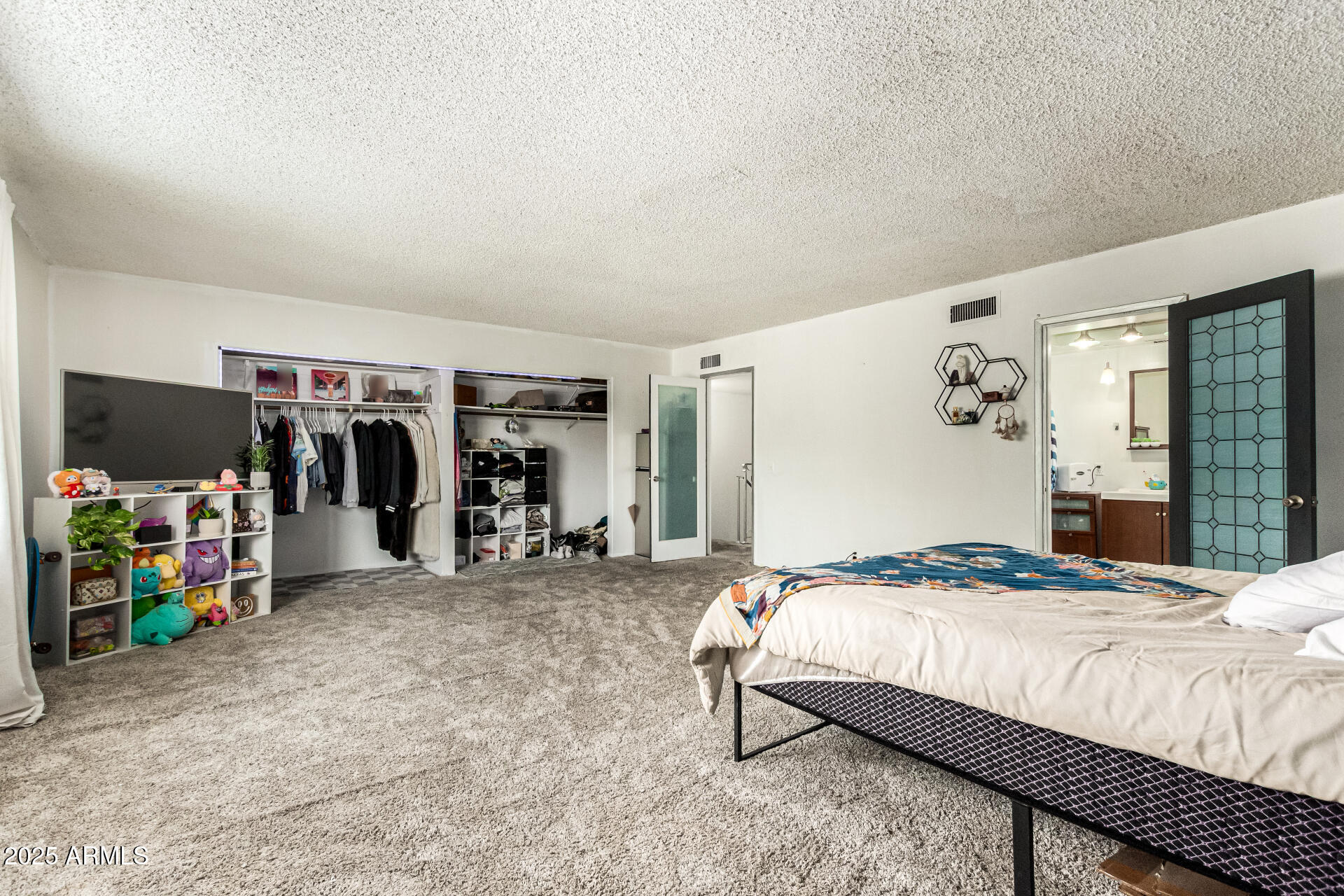 1910 W BELMONT Avenue, 34