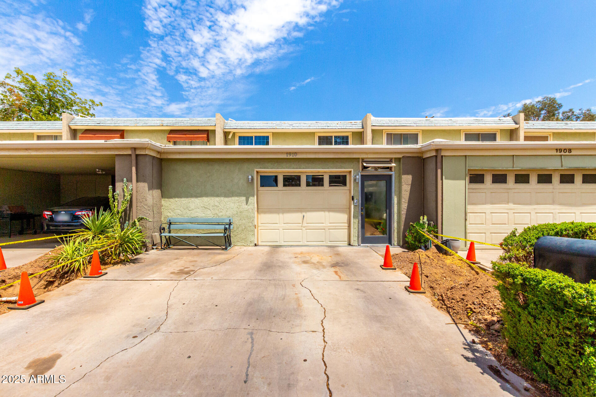1910 W BELMONT Avenue, 34