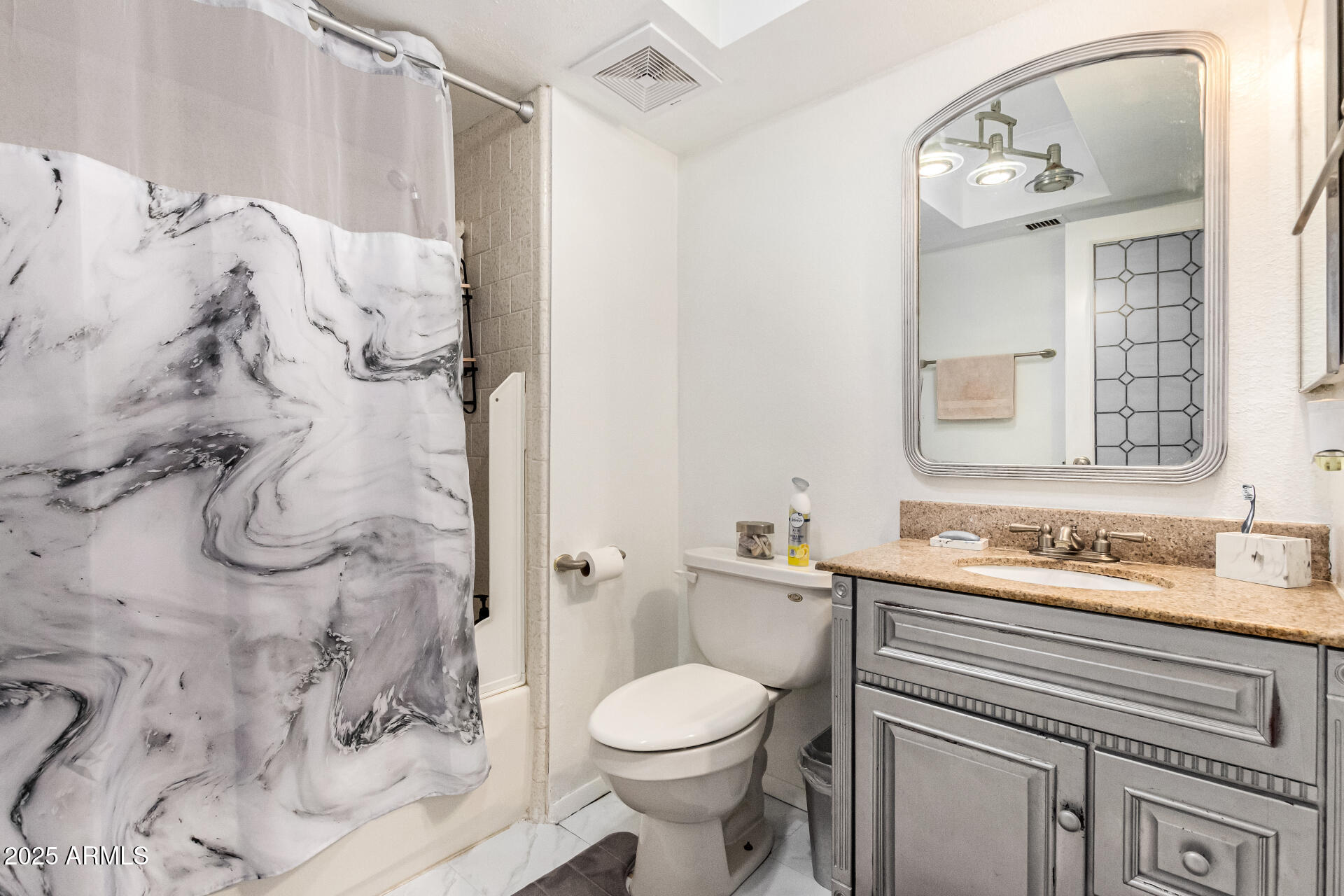 1910 W BELMONT Avenue, 34