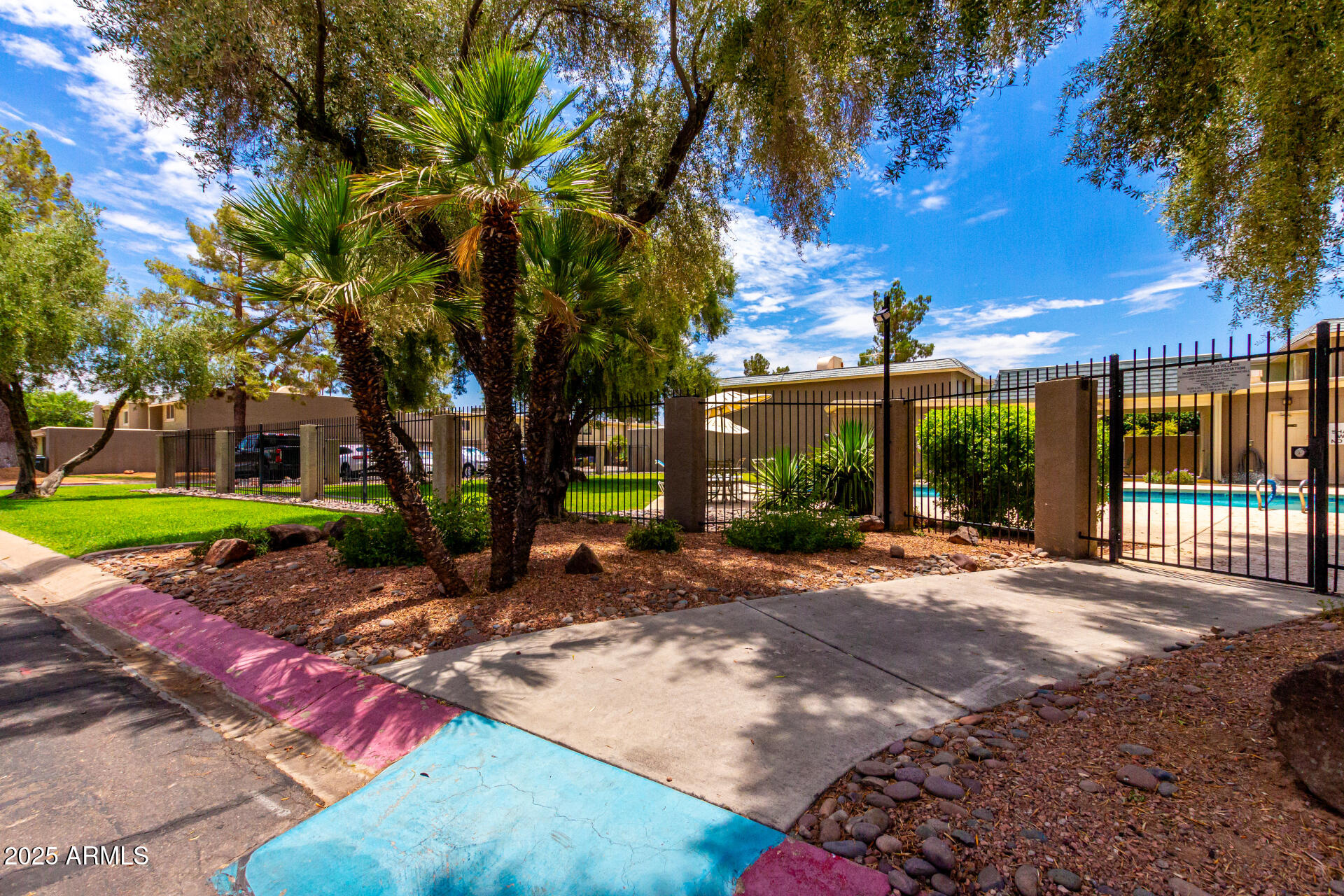 1910 W BELMONT Avenue, 34