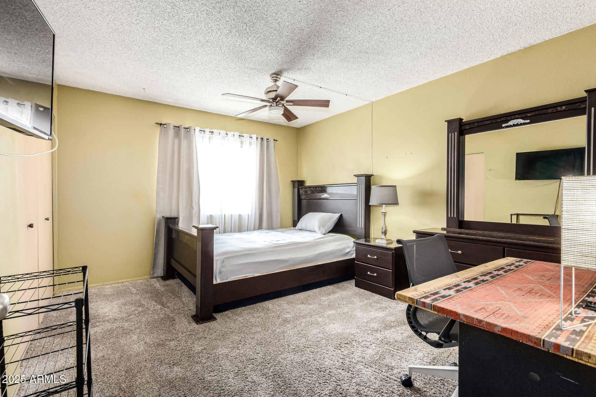 1910 W BELMONT Avenue, 34