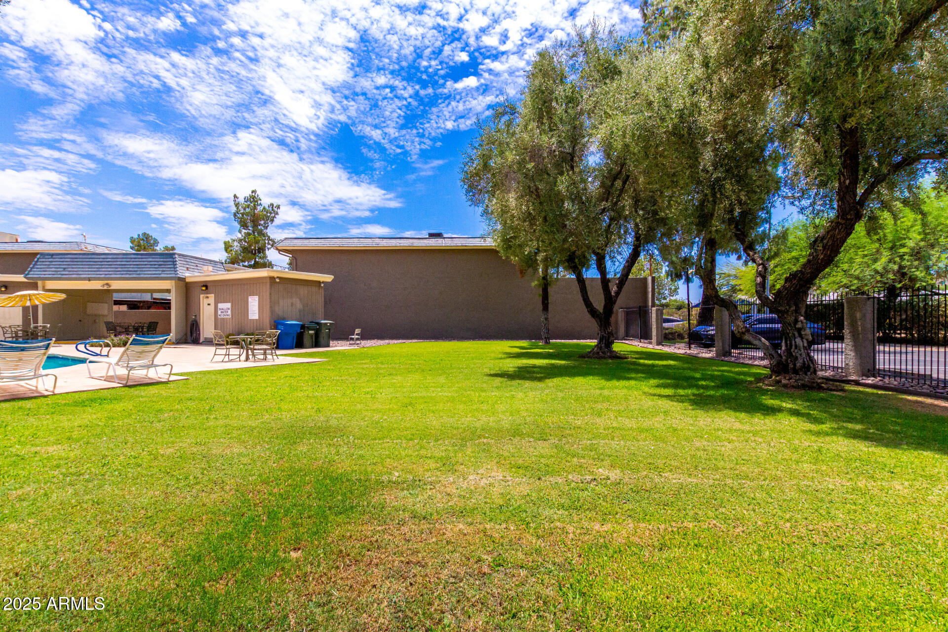 1910 W BELMONT Avenue, 34