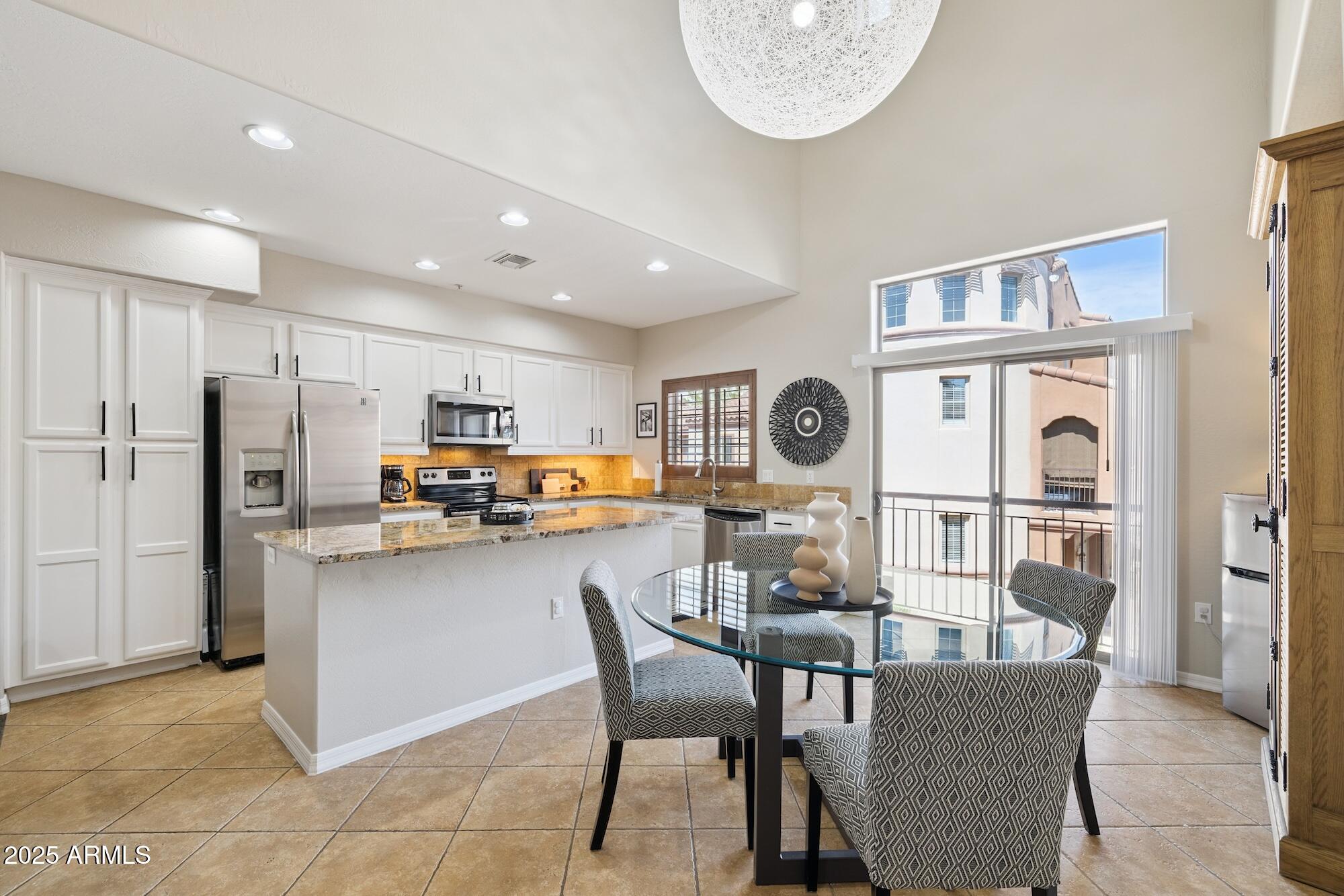 3935 E ROUGH RIDER Road, 1024