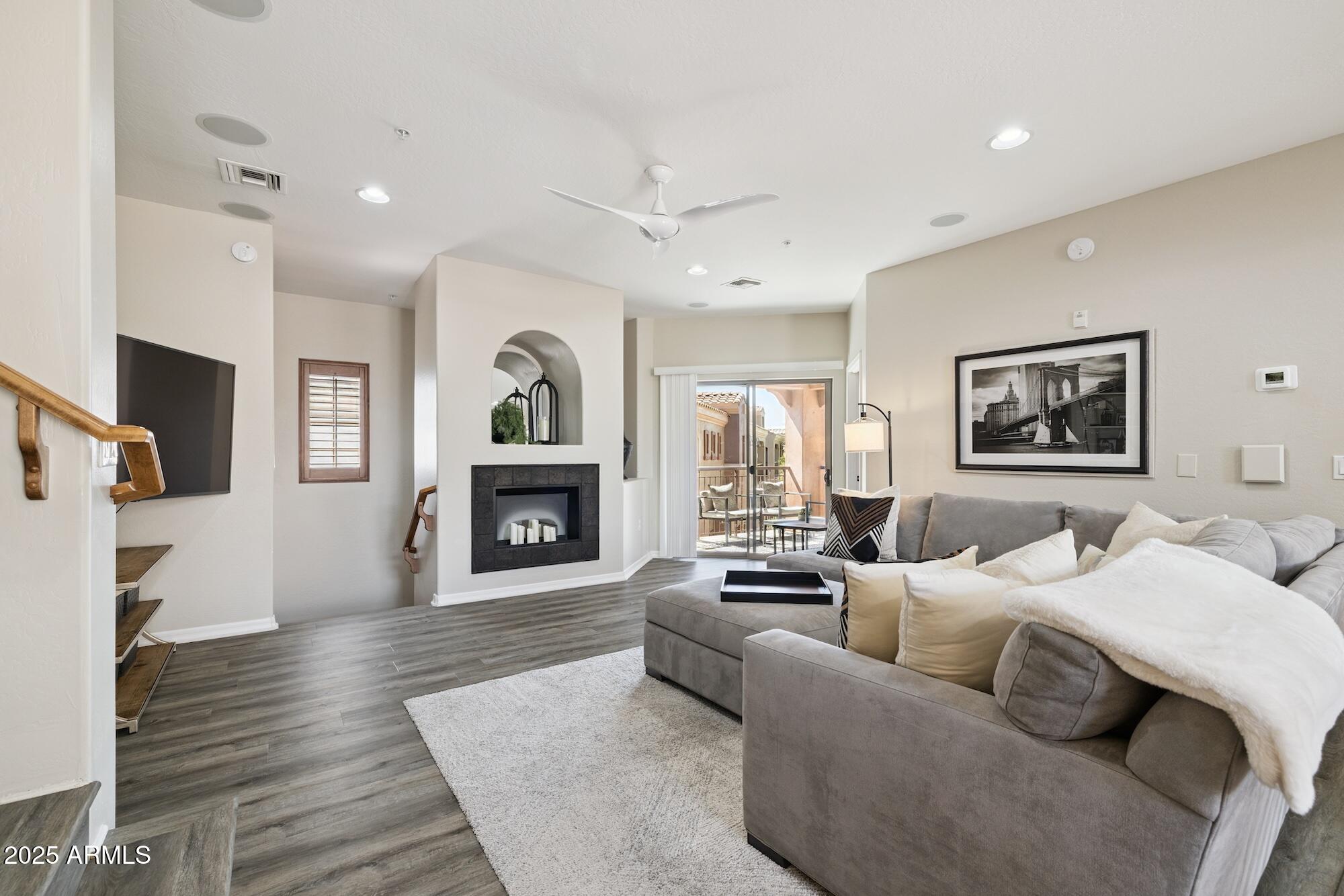 3935 E ROUGH RIDER Road, 1024