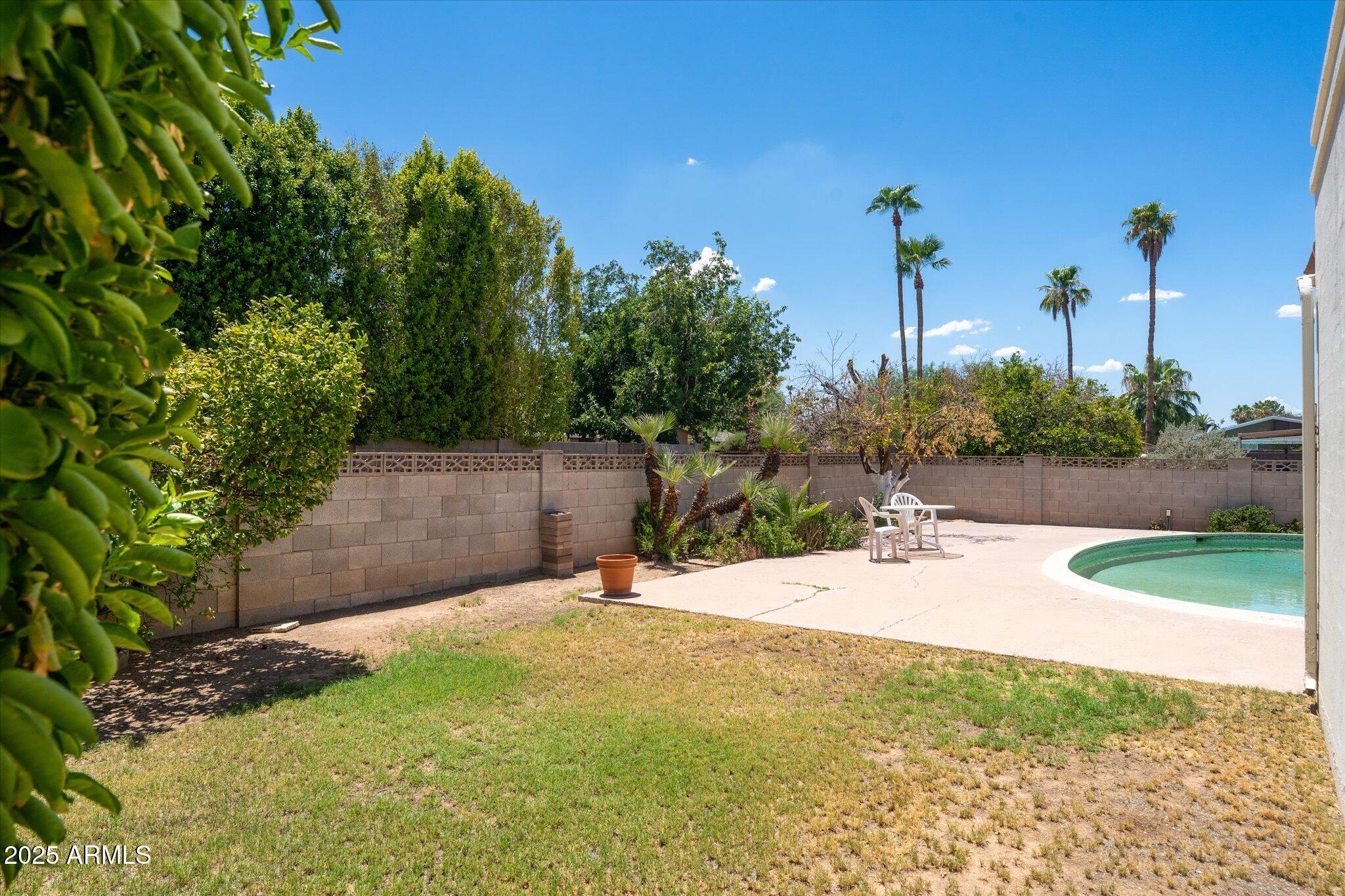 8331 E REDWING Road
