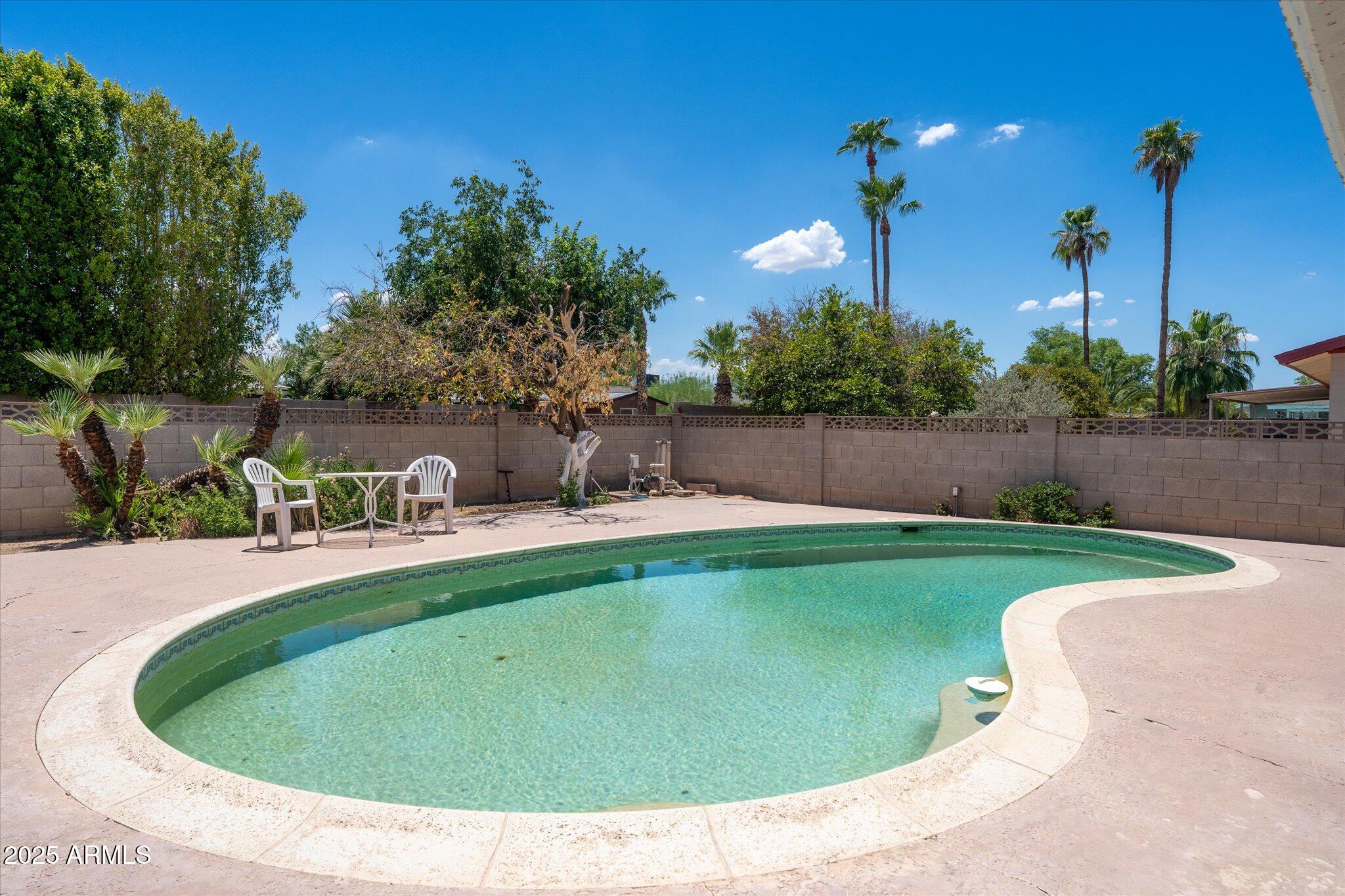 8331 E REDWING Road