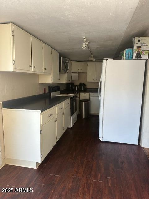3018 W TONOPAH Drive