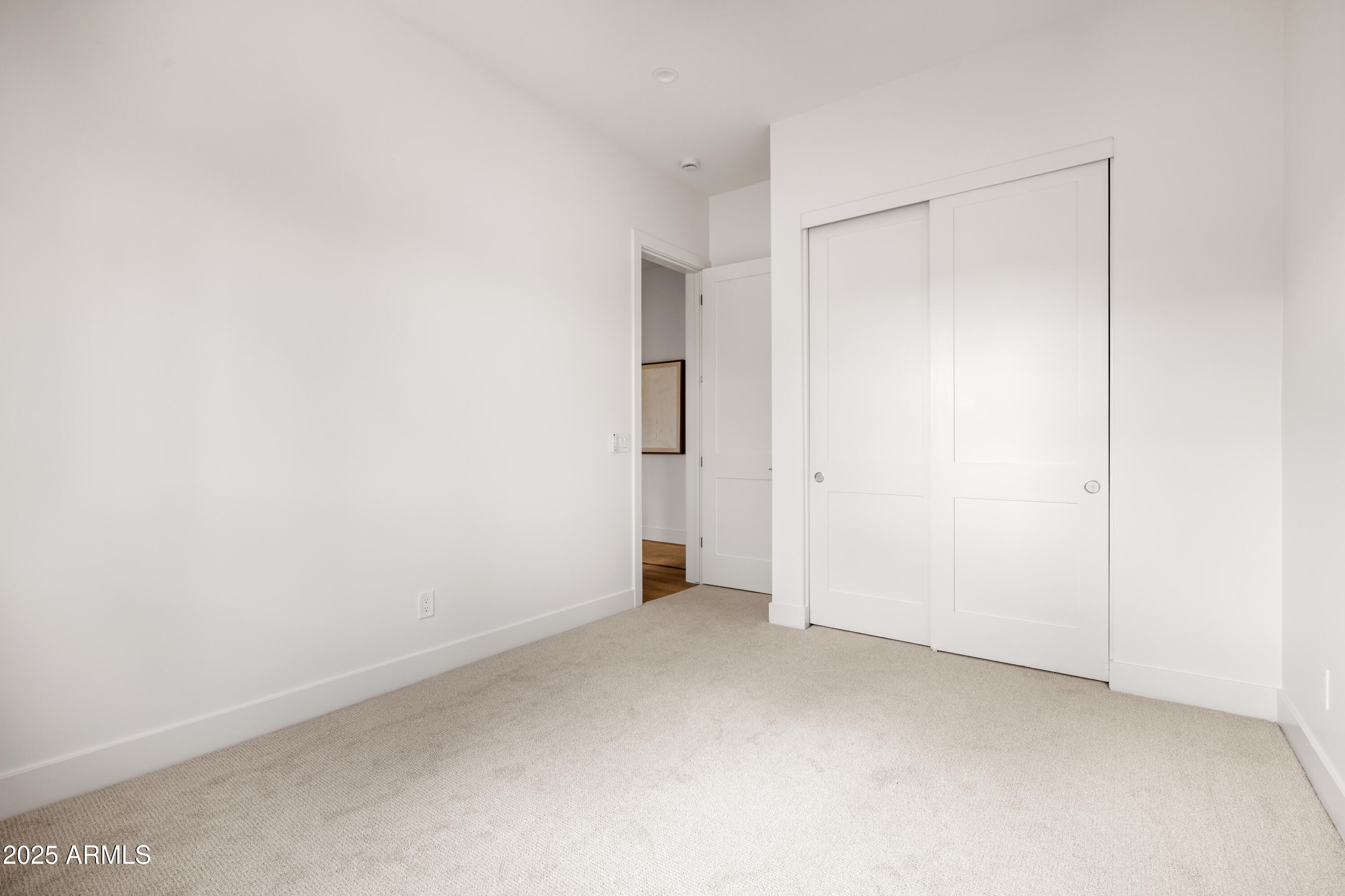 7322 N 11TH Place