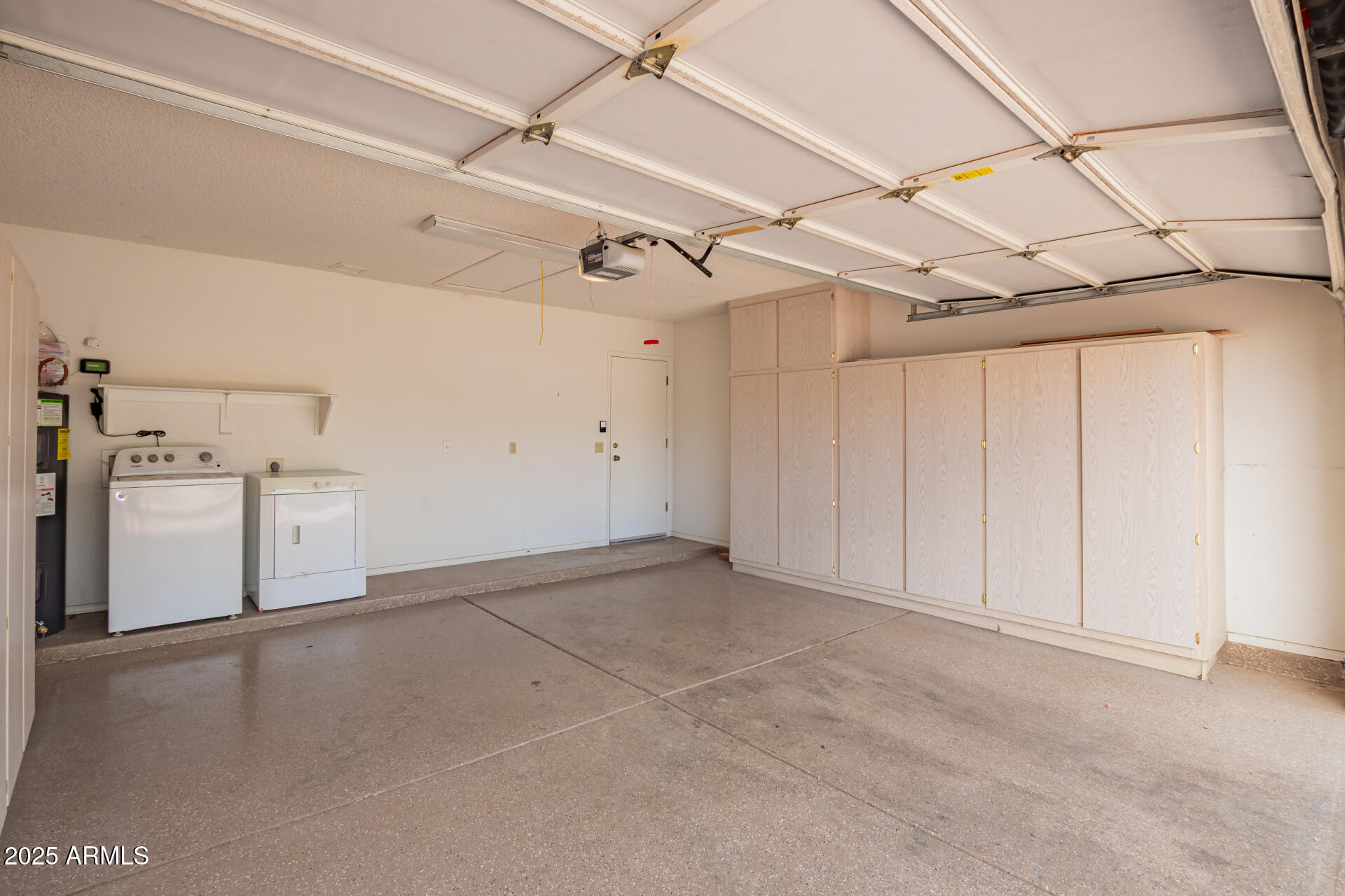 1581 E AUGUSTA Avenue