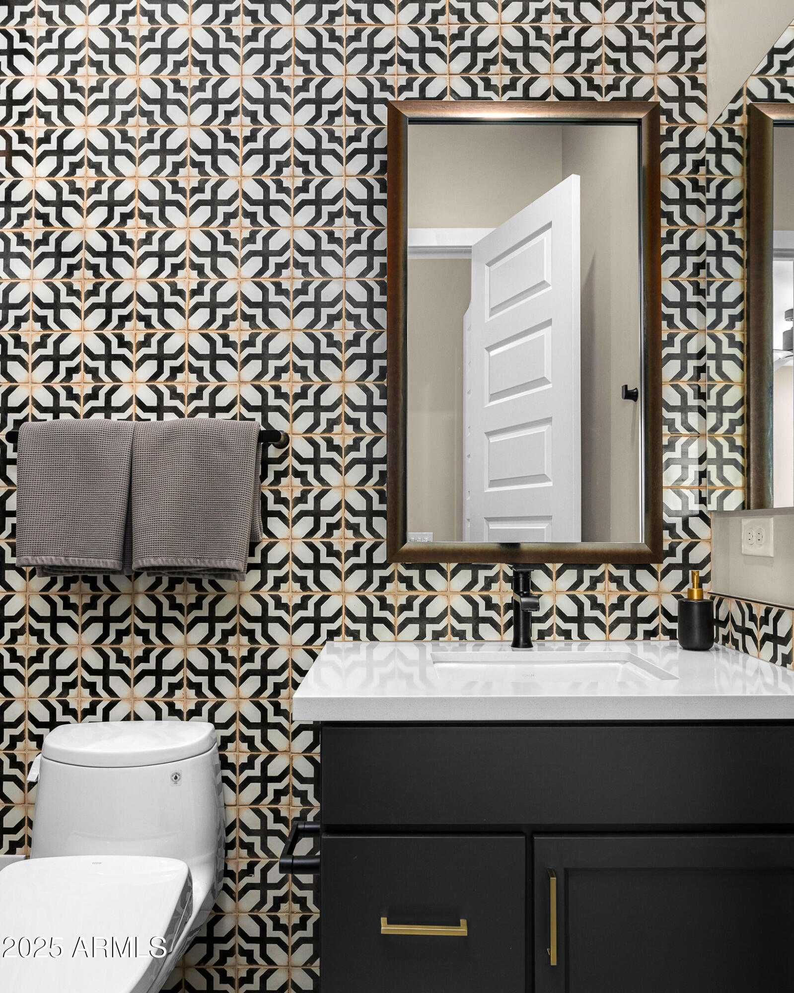 13195 E JUAN TABO Road