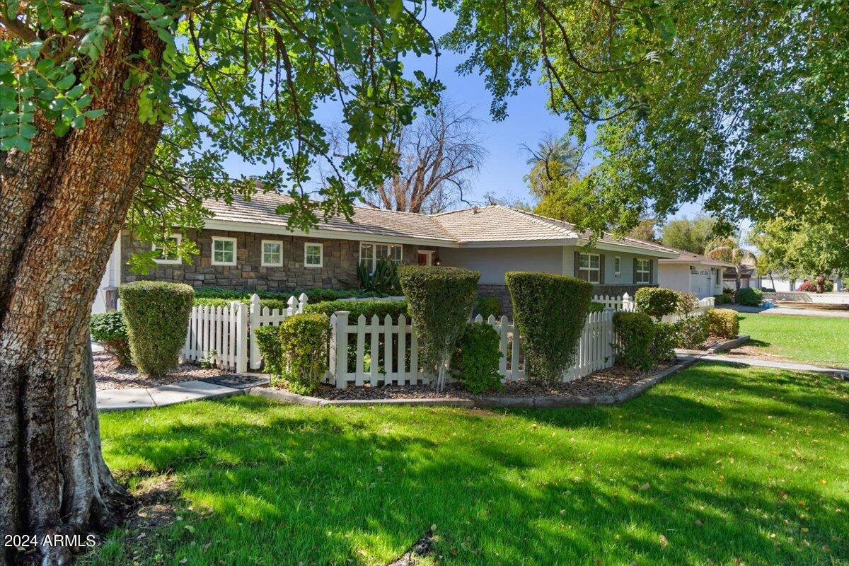 3841 E ELM Street