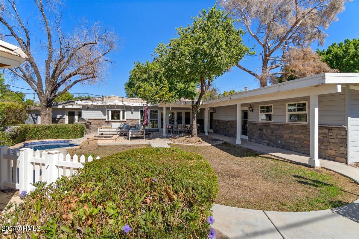 3841 E ELM Street