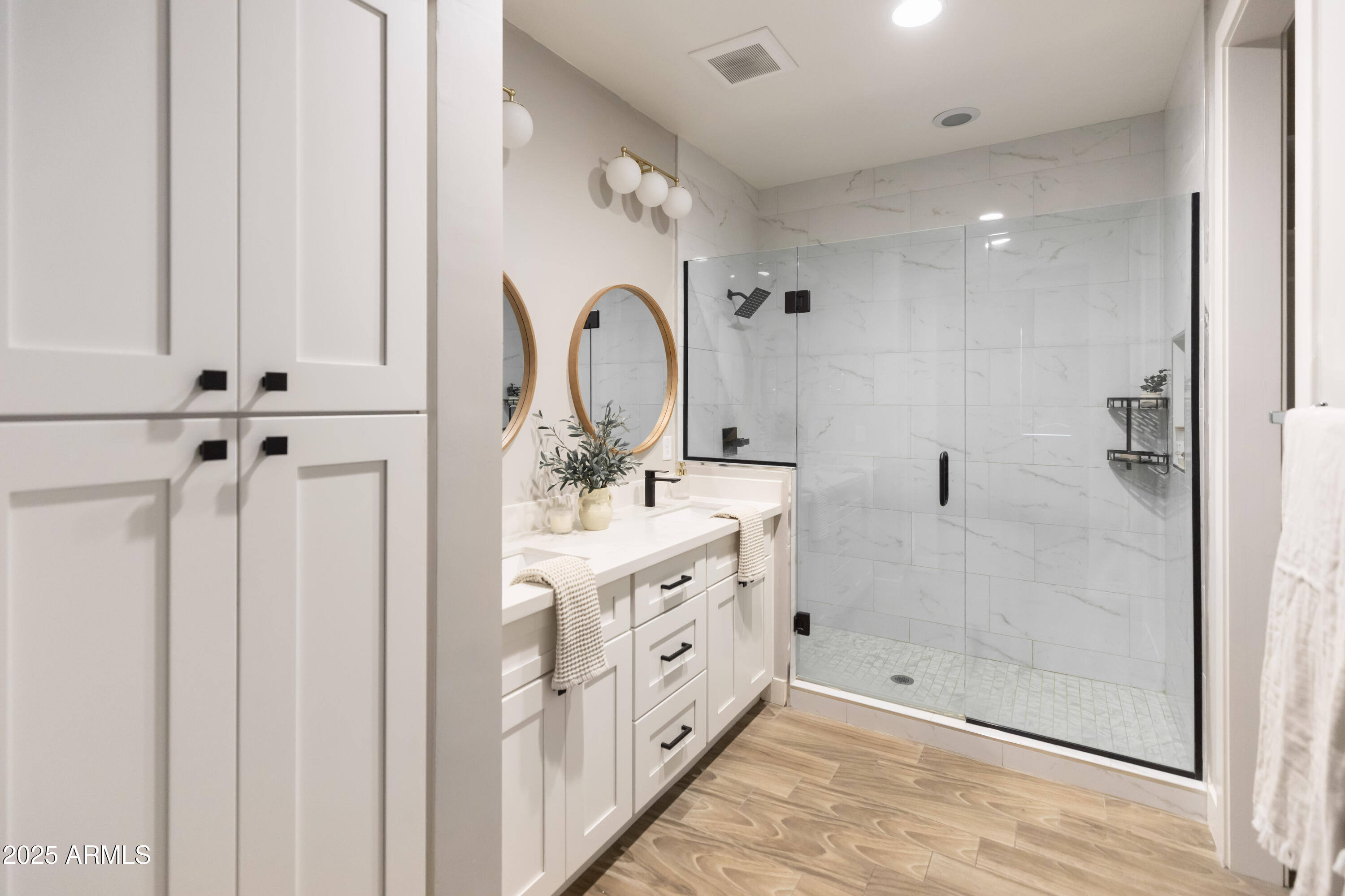 2819 N 28TH Place