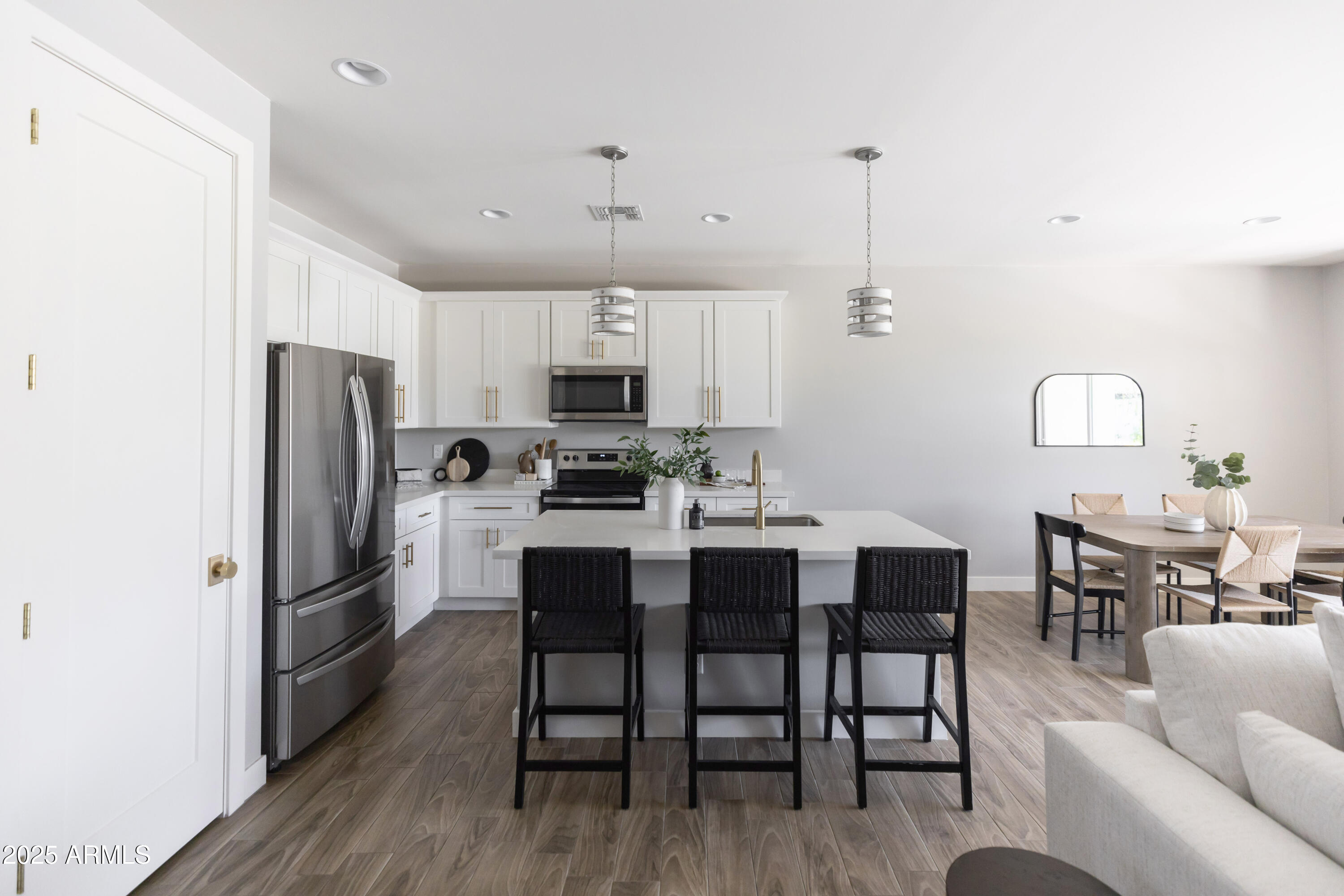 2819 N 28TH Place