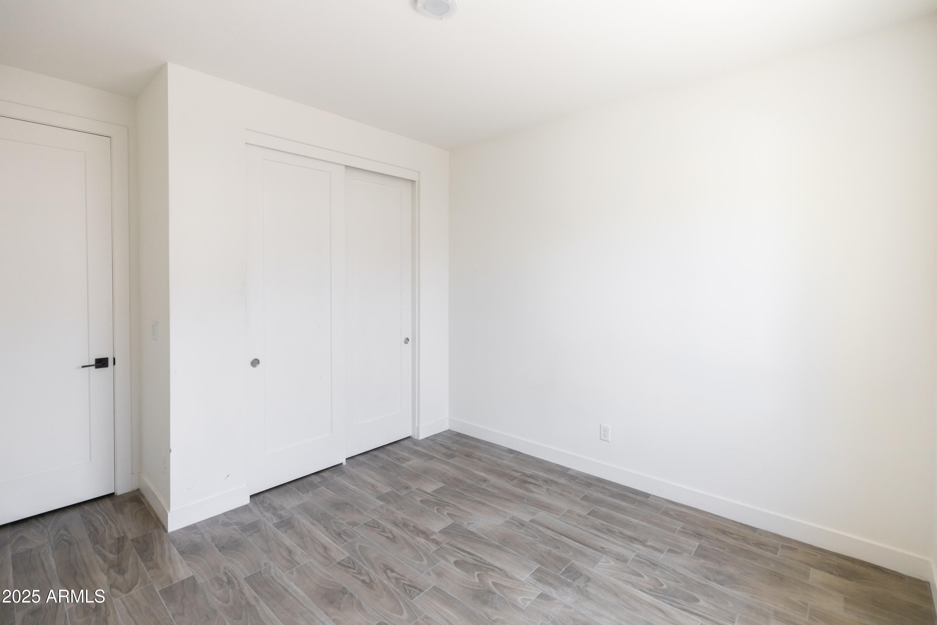 2819 N 28TH Place