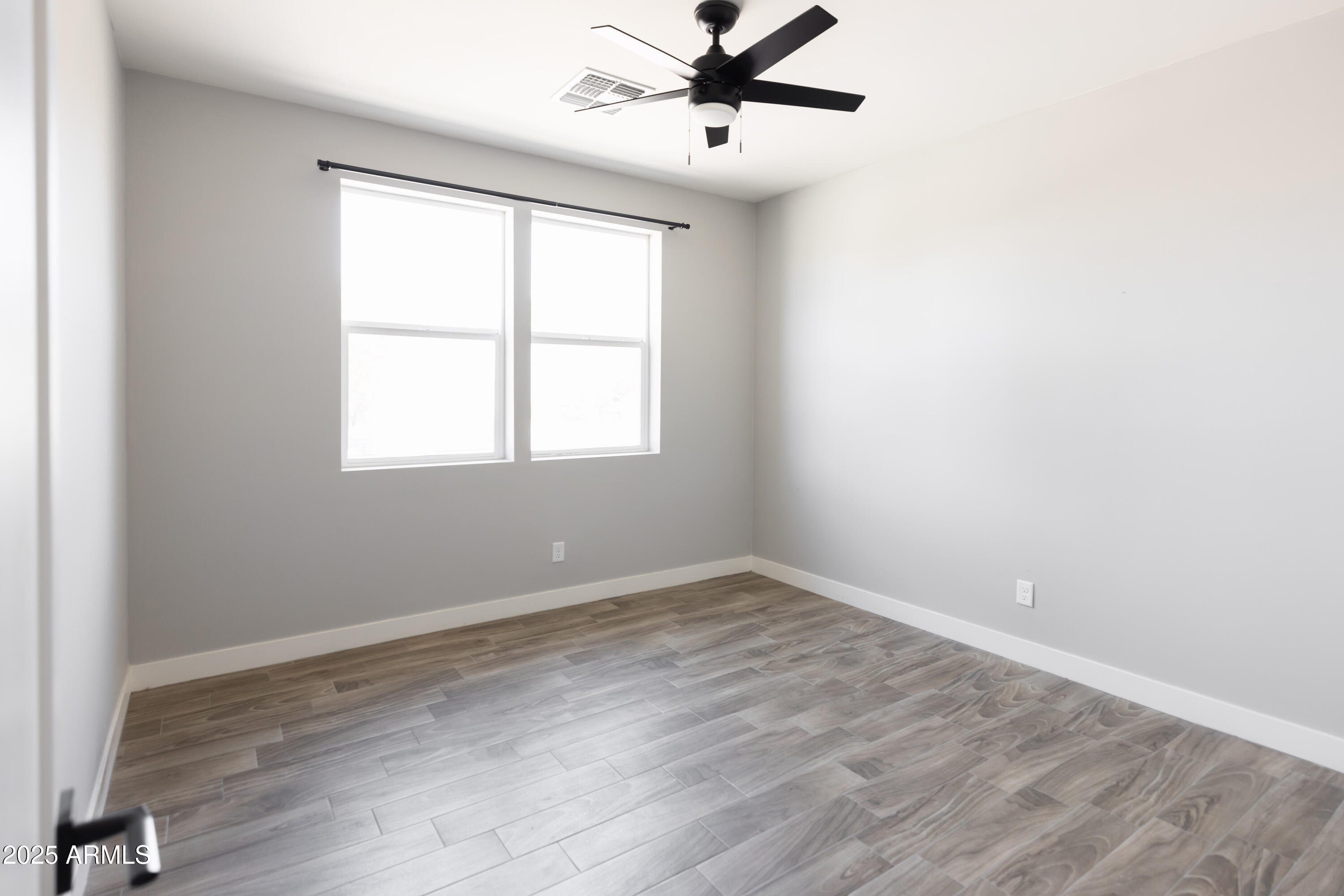 2819 N 28TH Place