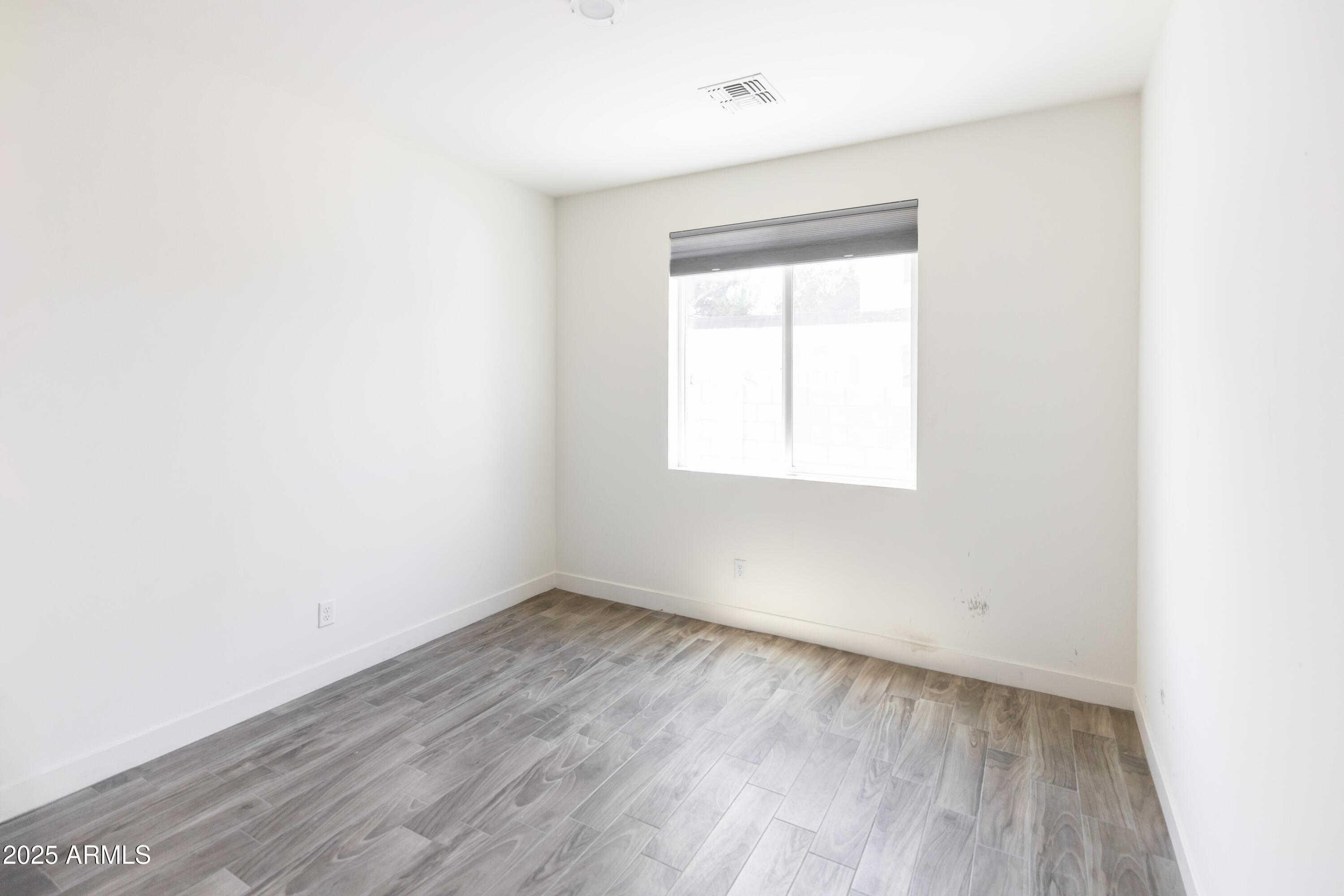 2819 N 28TH Place