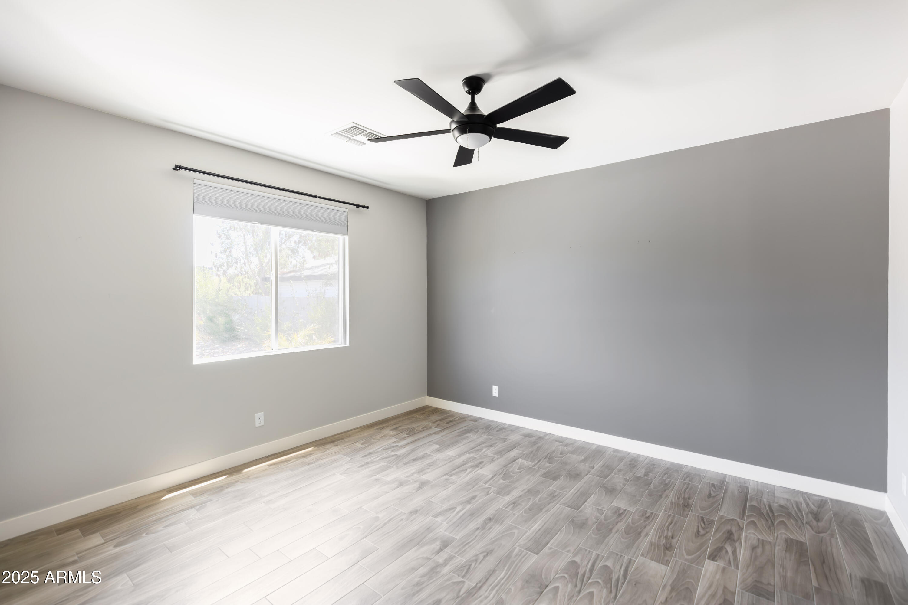 2819 N 28TH Place