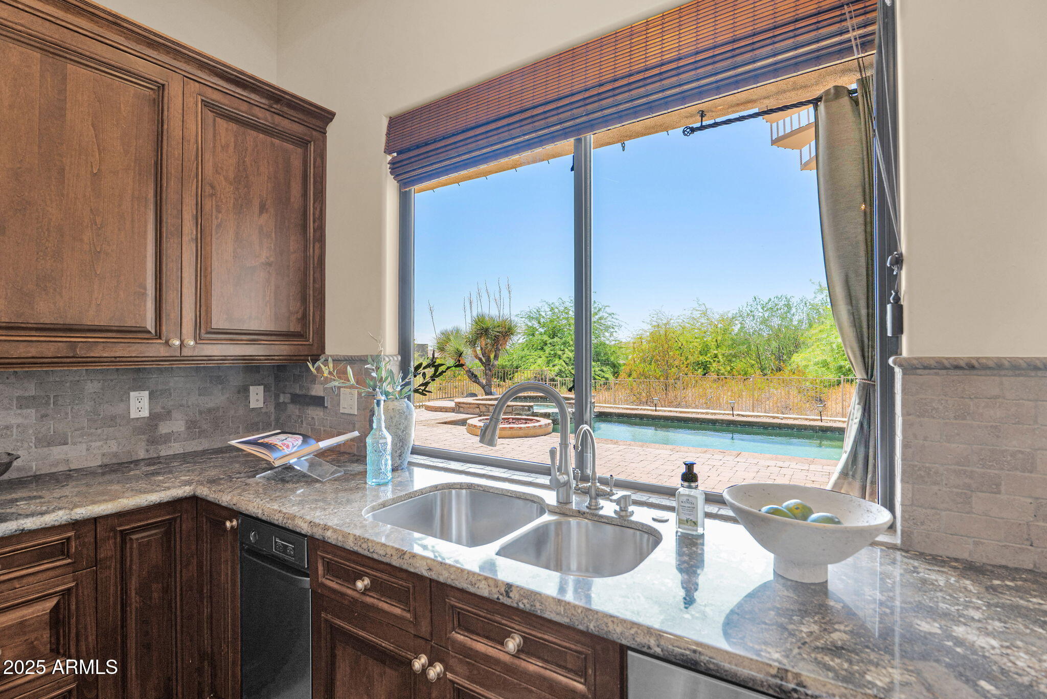 3254 N LADERA Circle