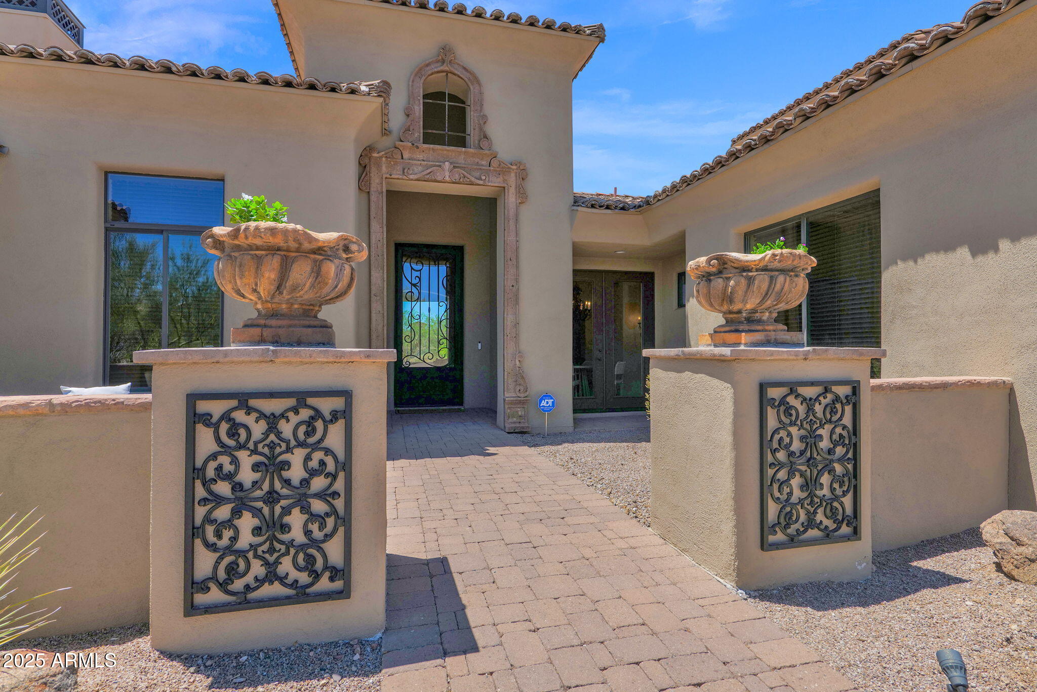 3254 N LADERA Circle