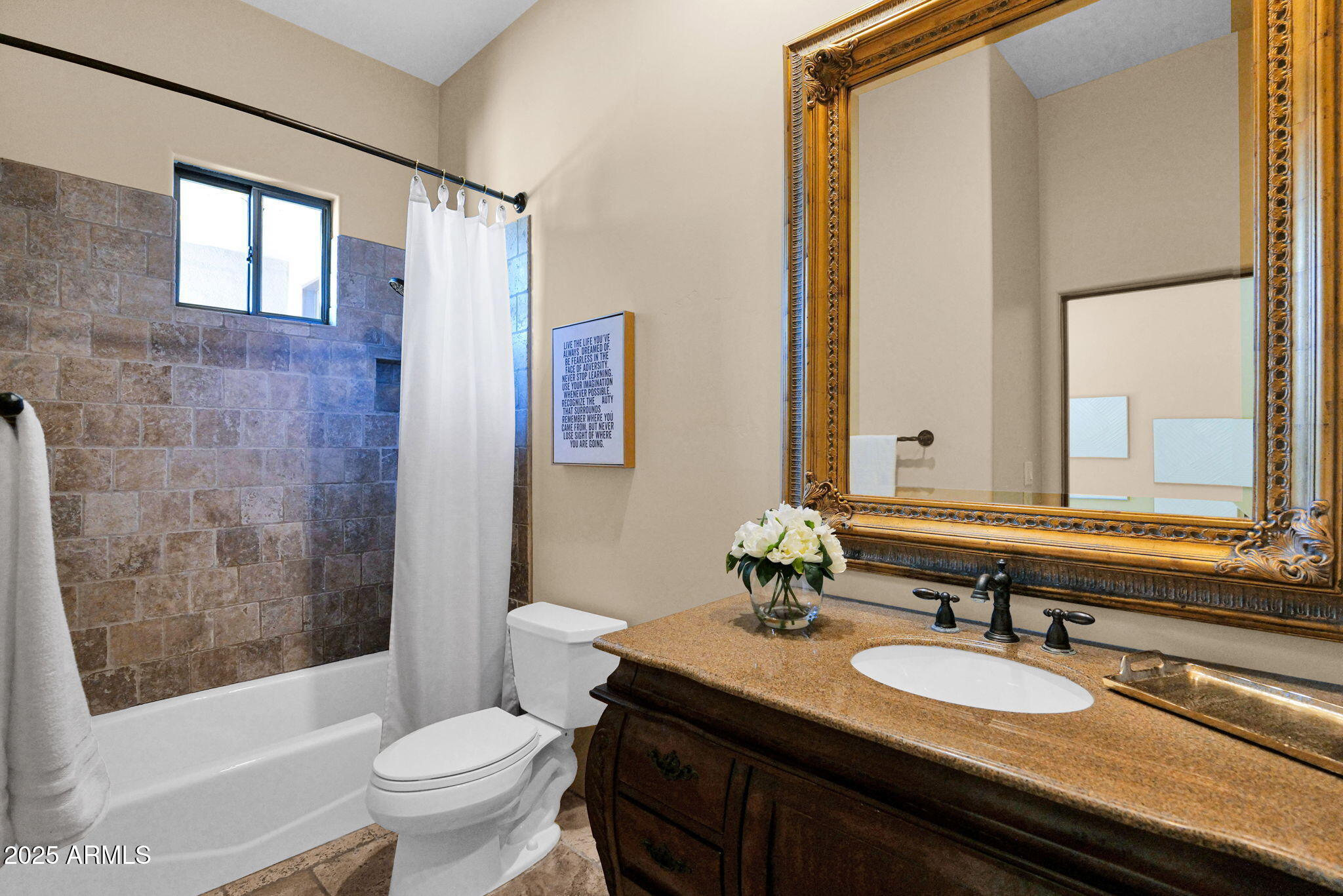 3254 N LADERA Circle