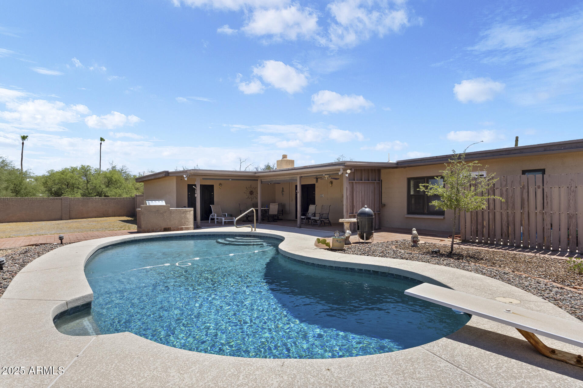 8426 E PARADISE Drive