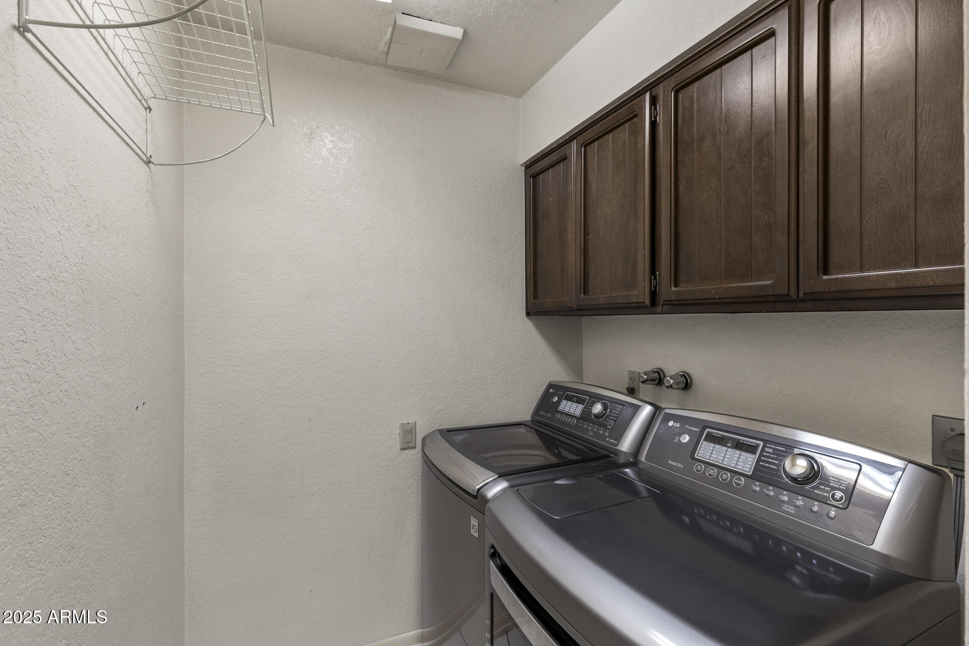 8426 E PARADISE Drive